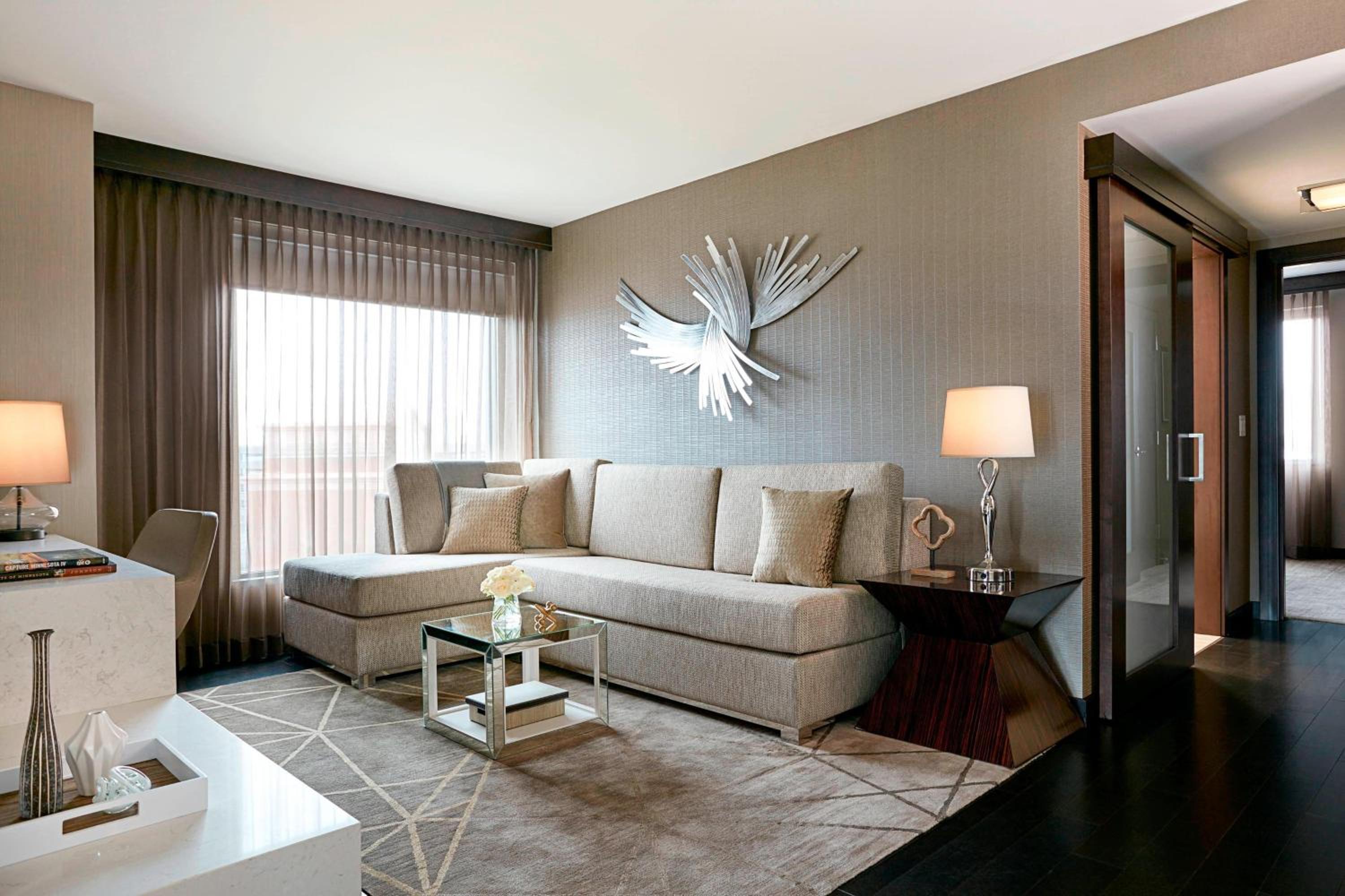 Executive King Suite with Sofa Bed - Hearing Accessible photo 3