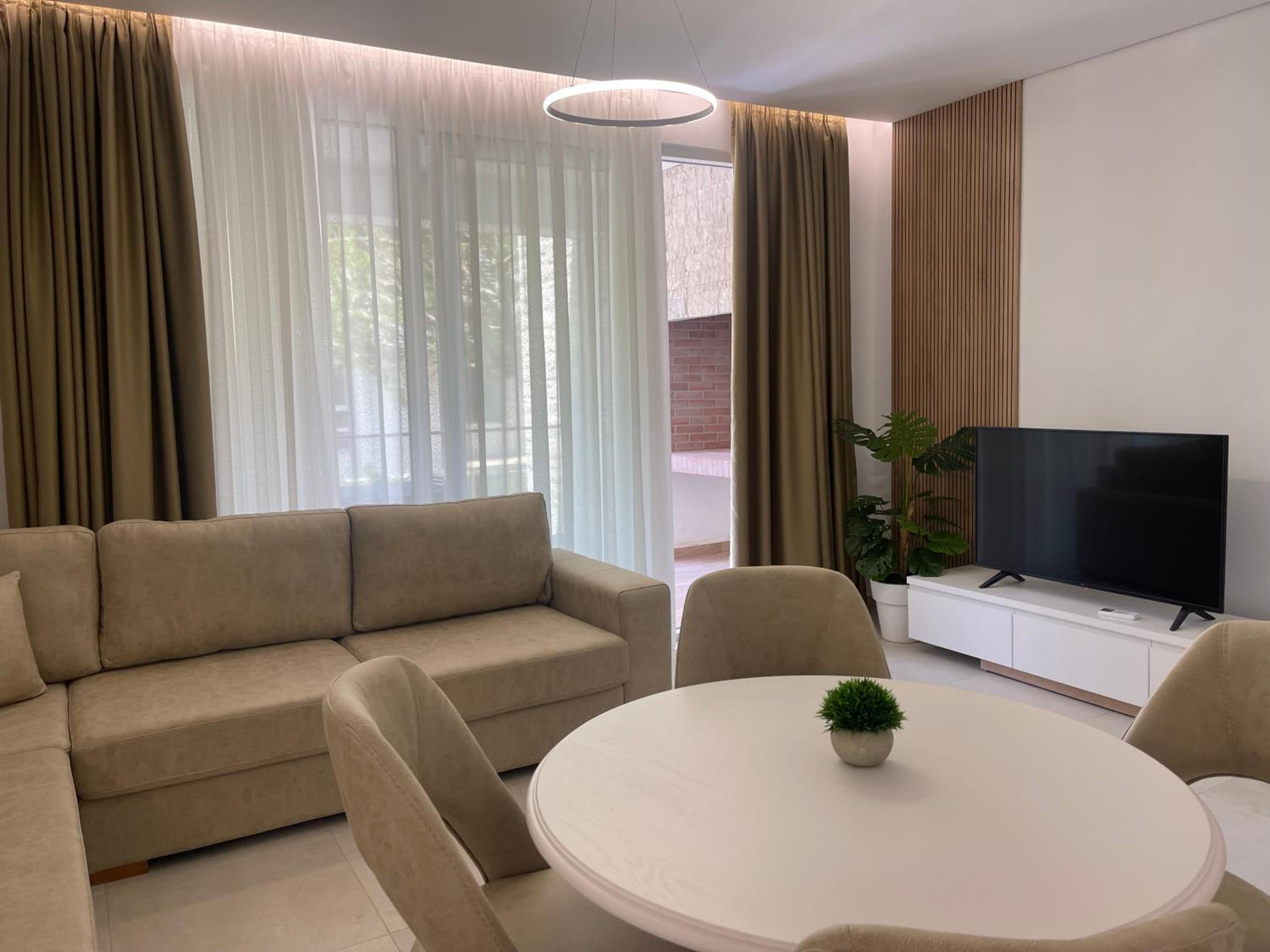 Apartment photo 2