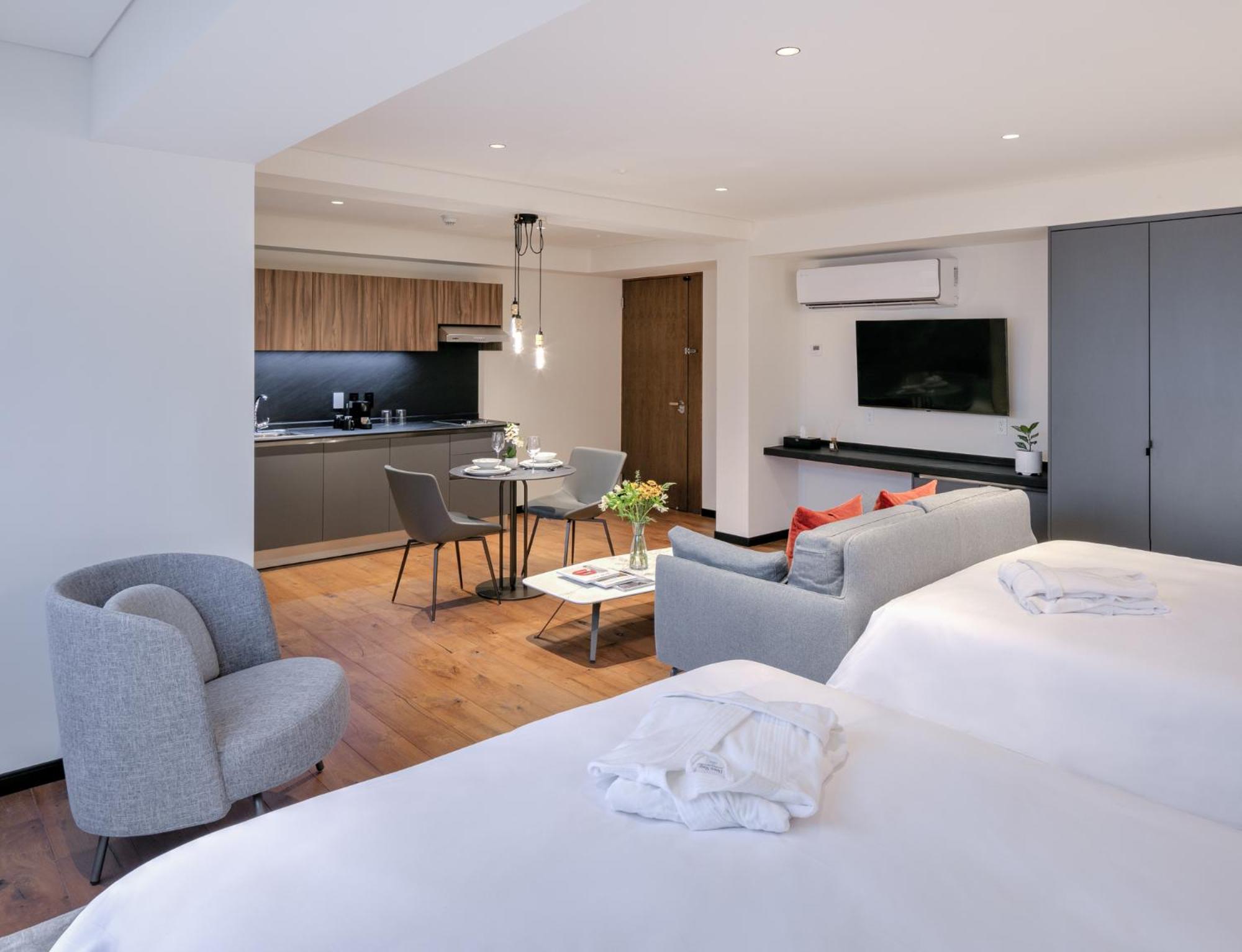 Twin Room - Photo 2