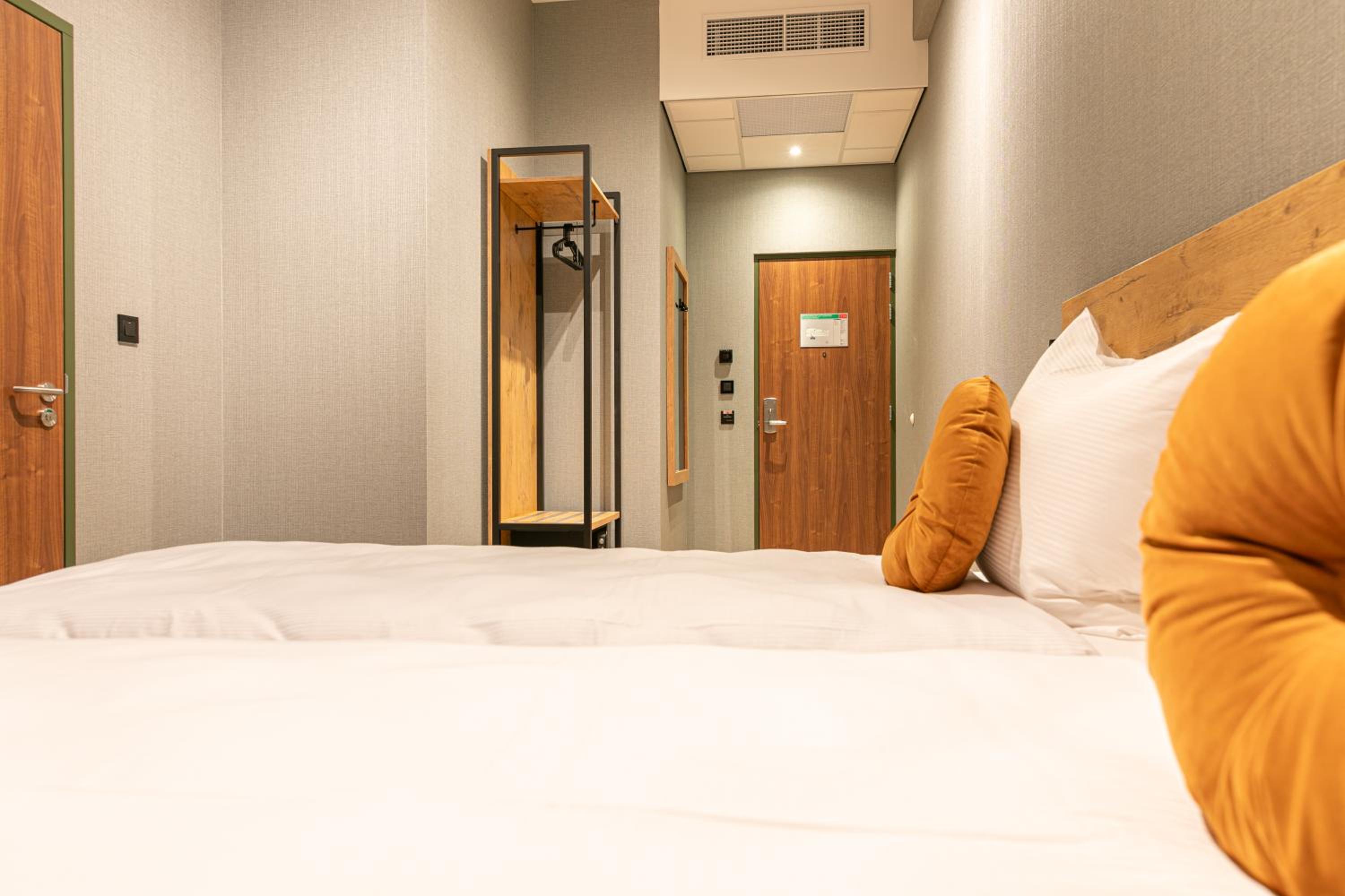 Large Twin Room photo 3