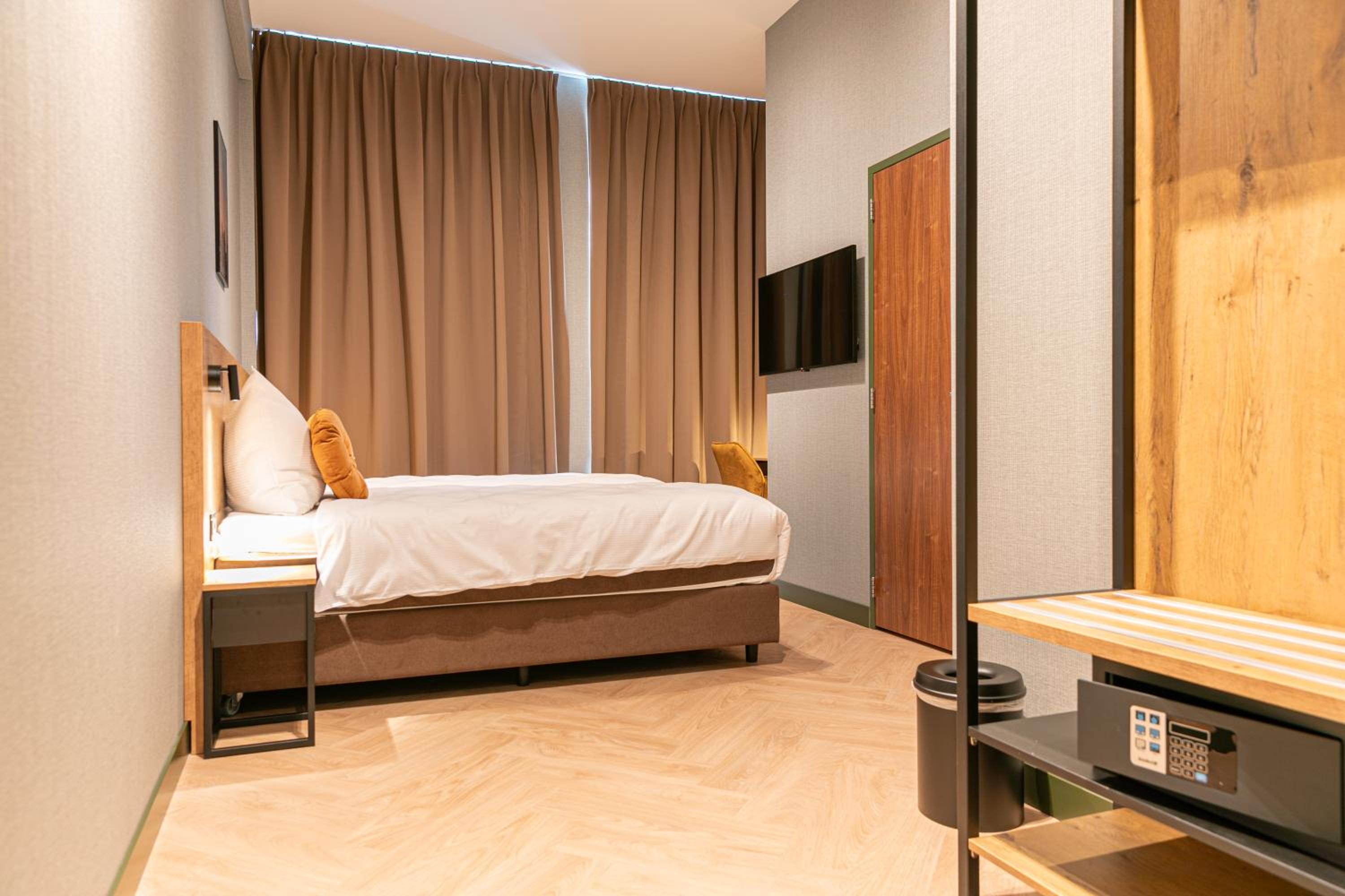 Large Double Room photo 2