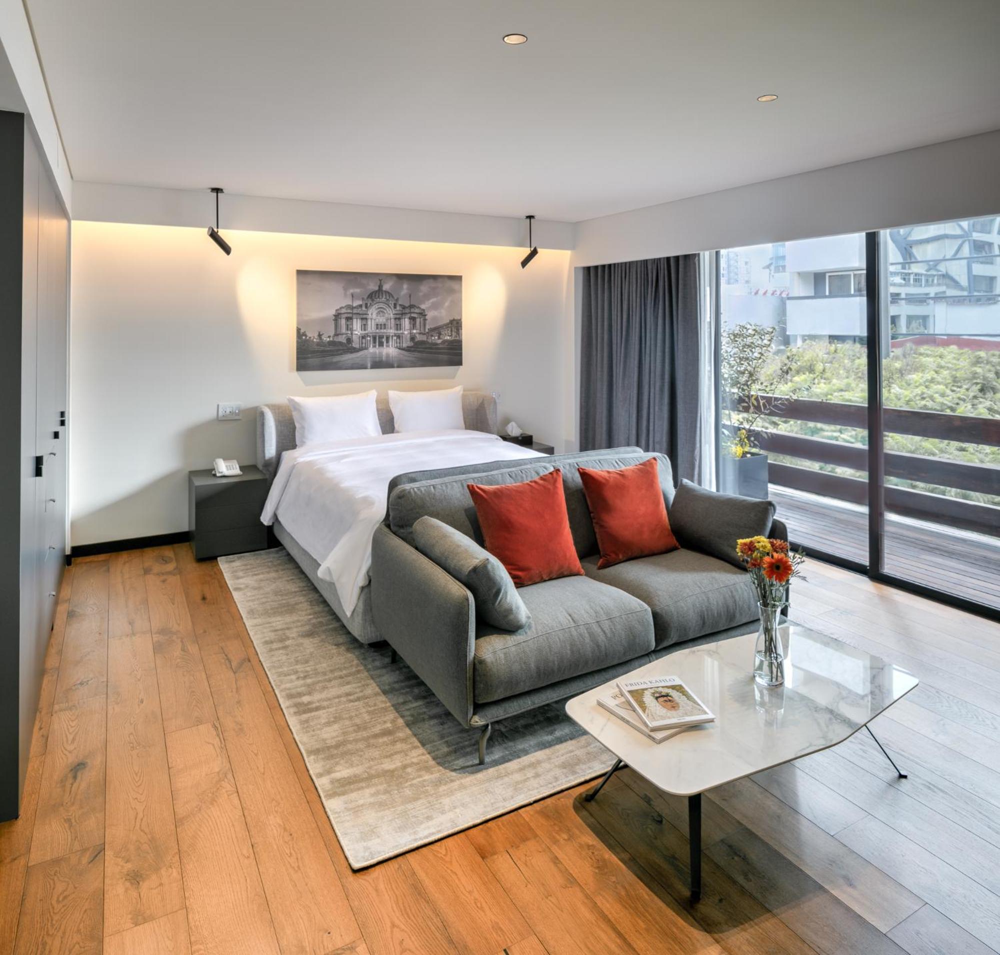 Suite with Balcony - Photo 1