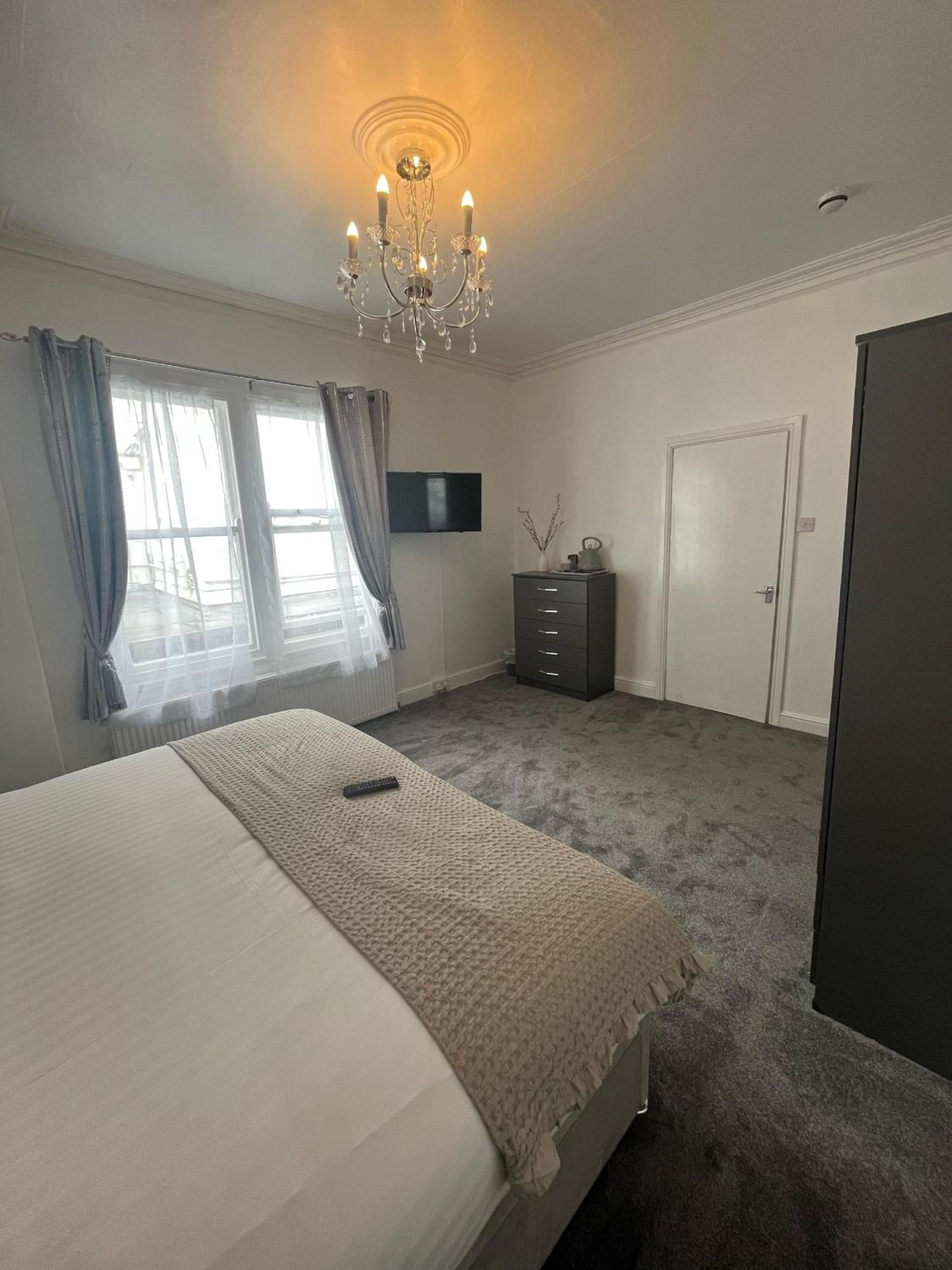 Superior Deluxe Double or Twin Room  photo 1