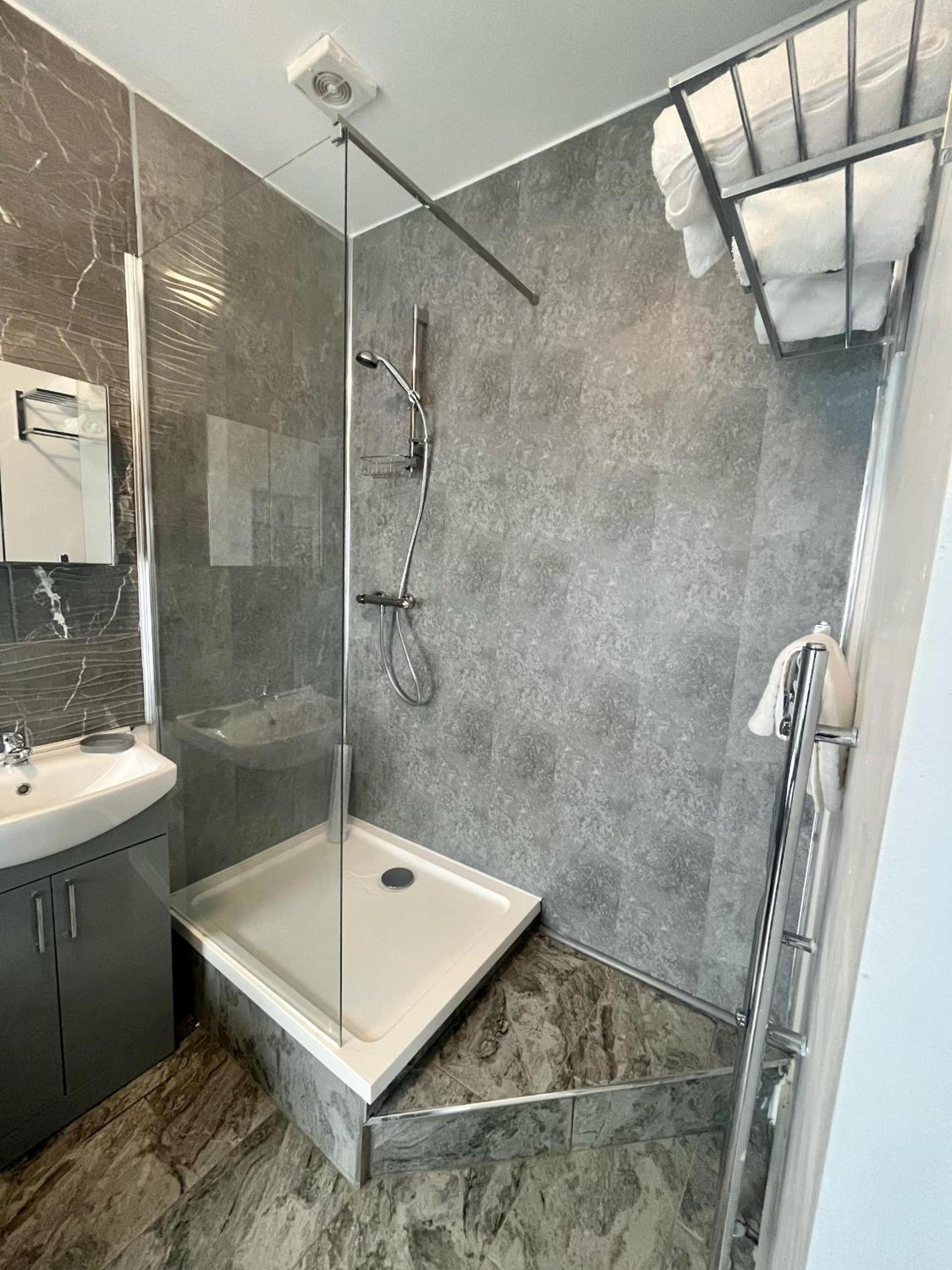 Superior Deluxe Double or Twin Room  photo 2