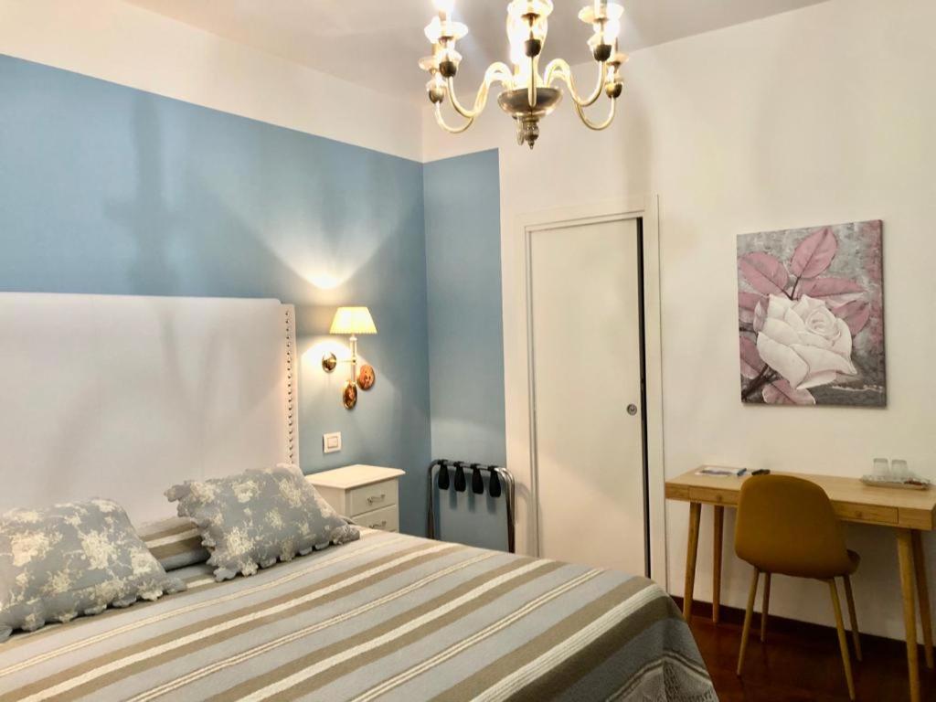 Double Room - Photo 10