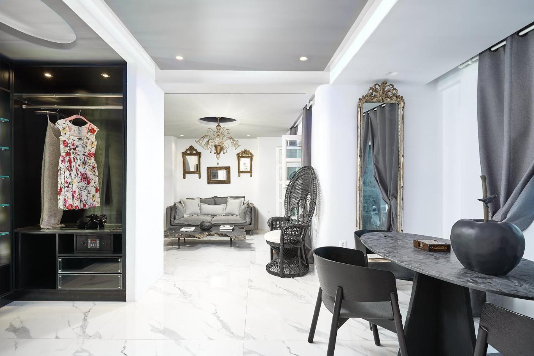 Two-Bedroom Suite with Sea View and Pool