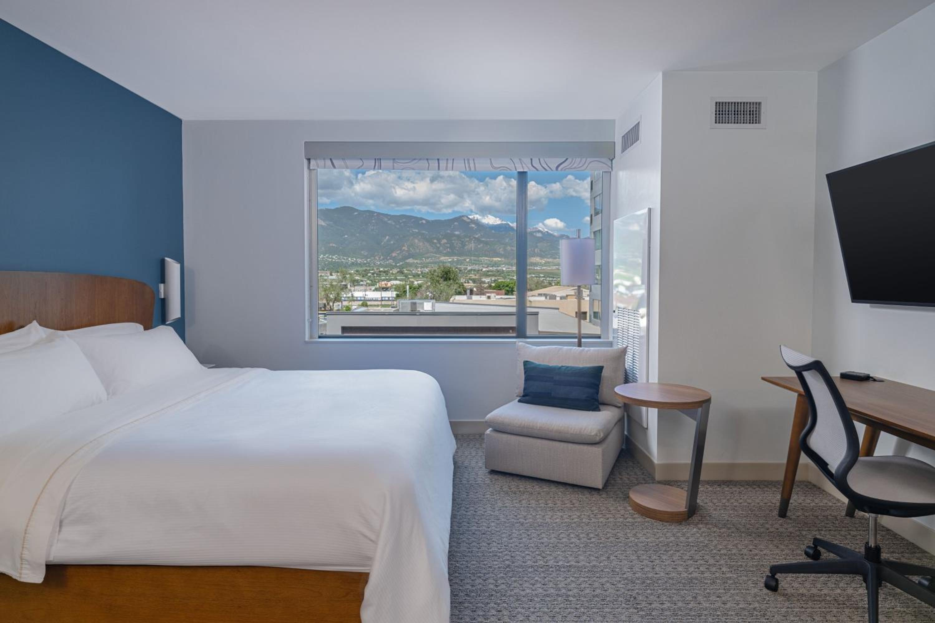 Standard King Room - Photo 4
