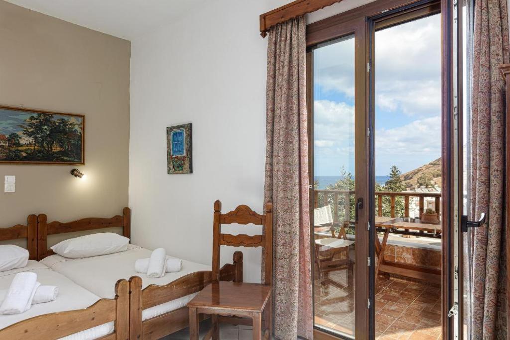 Standard Twin Room with Sea View