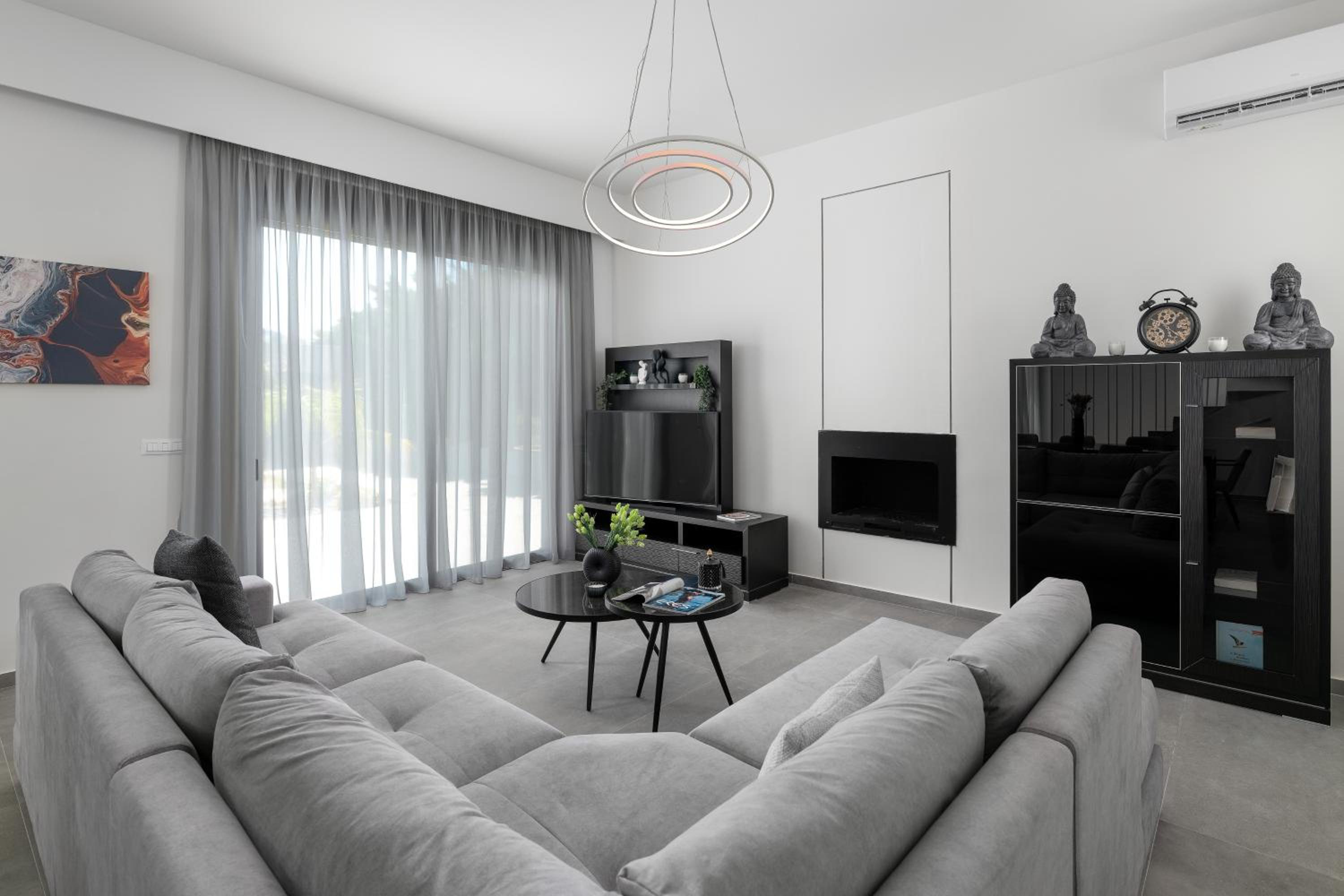 Three-Bedroom Villa photo 1