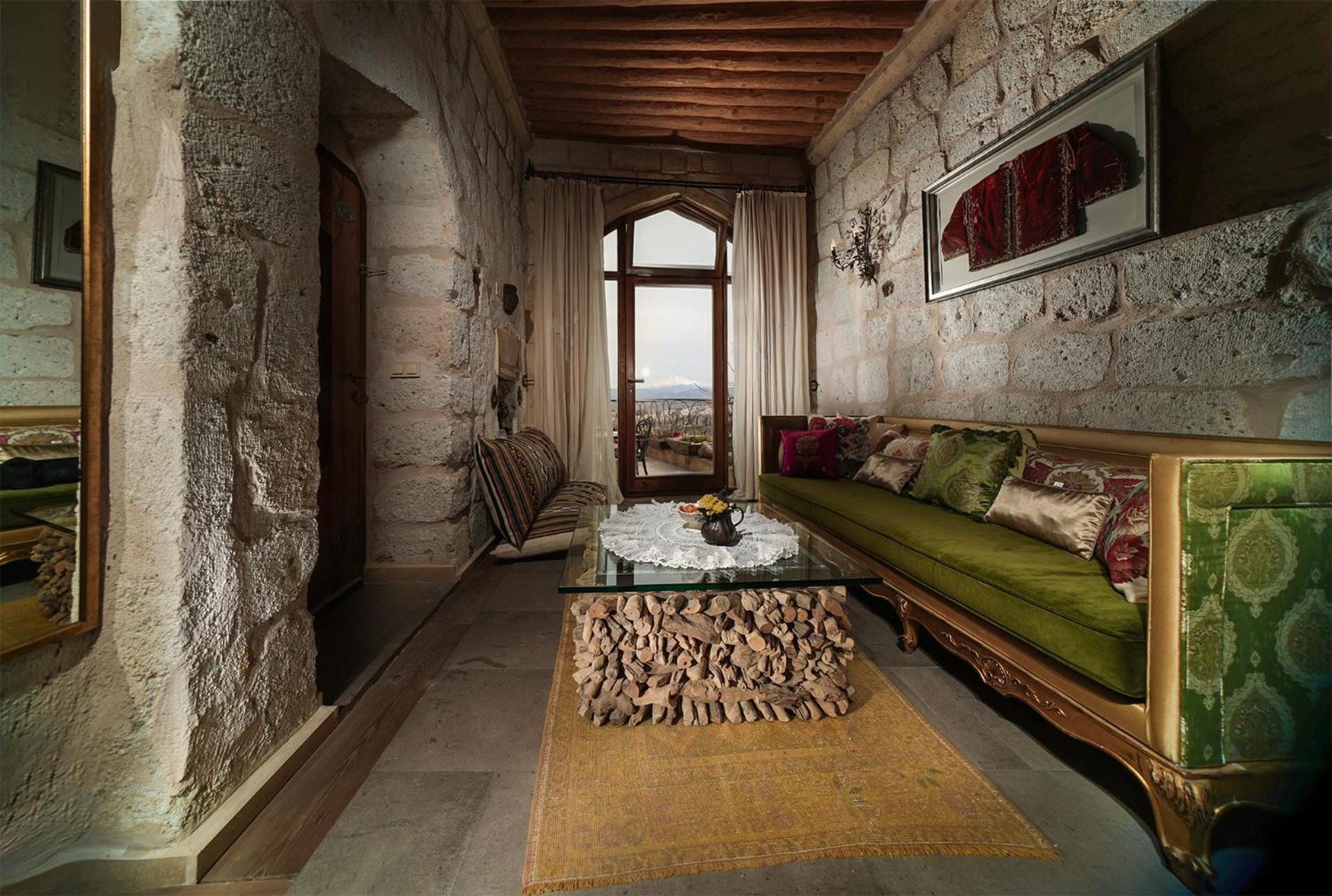 Suite with Mountain View - Photo 6