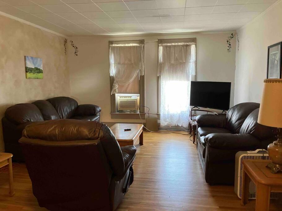 Two-Bedroom Apartment photo 2