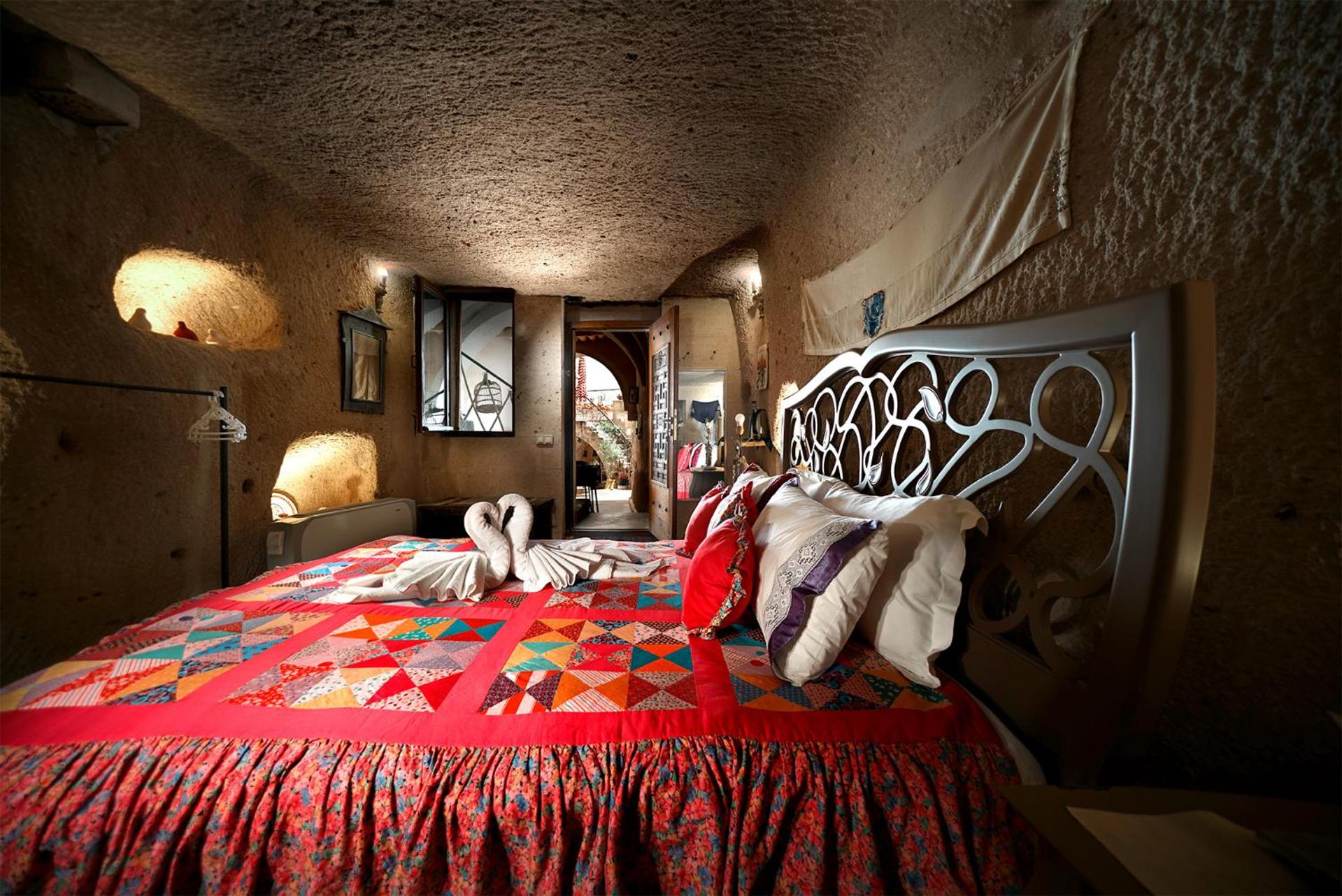 Double Room with Spa Bath - Photo 5