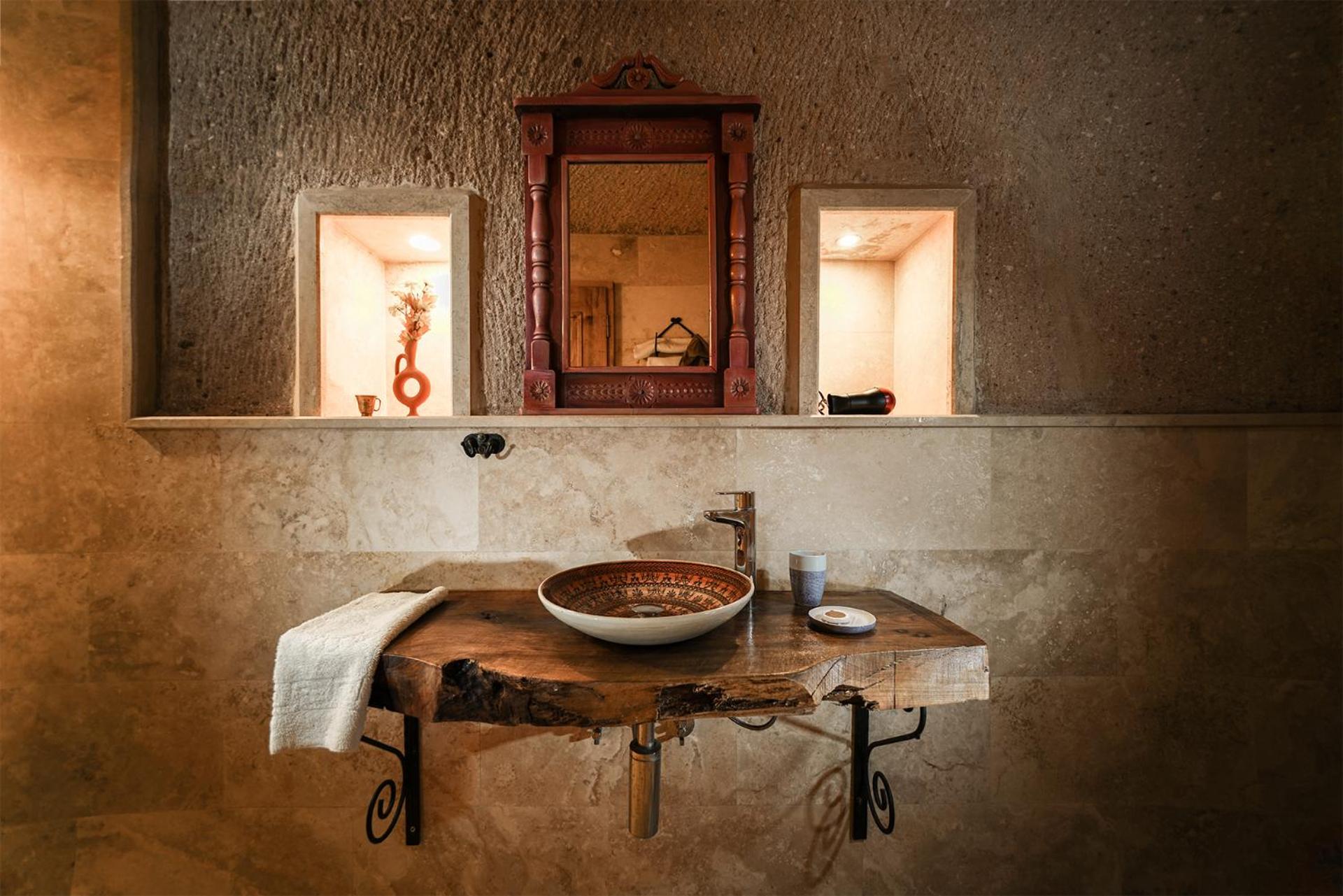 Double Room with Spa Bath - Photo 4
