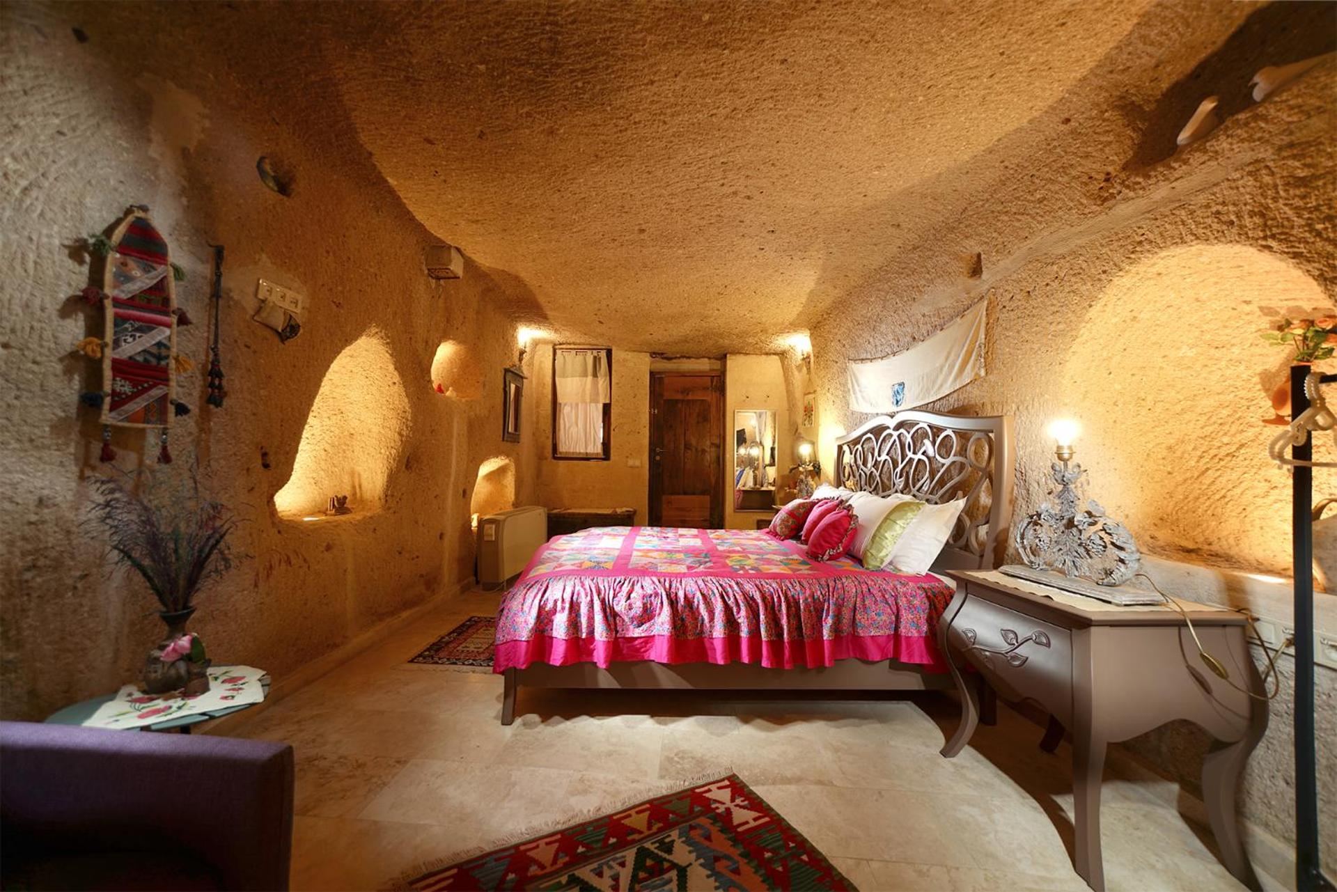 Double Room with Spa Bath - Photo 17