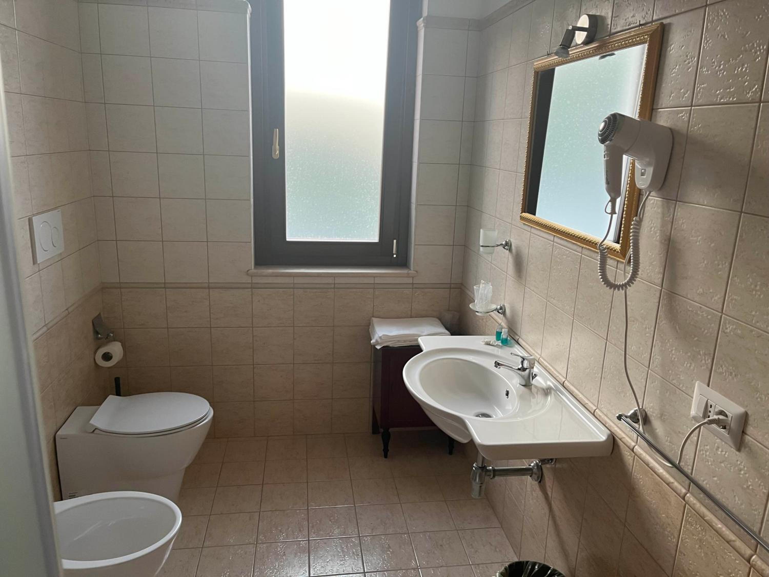 Deluxe Quadruple Room photo 2
