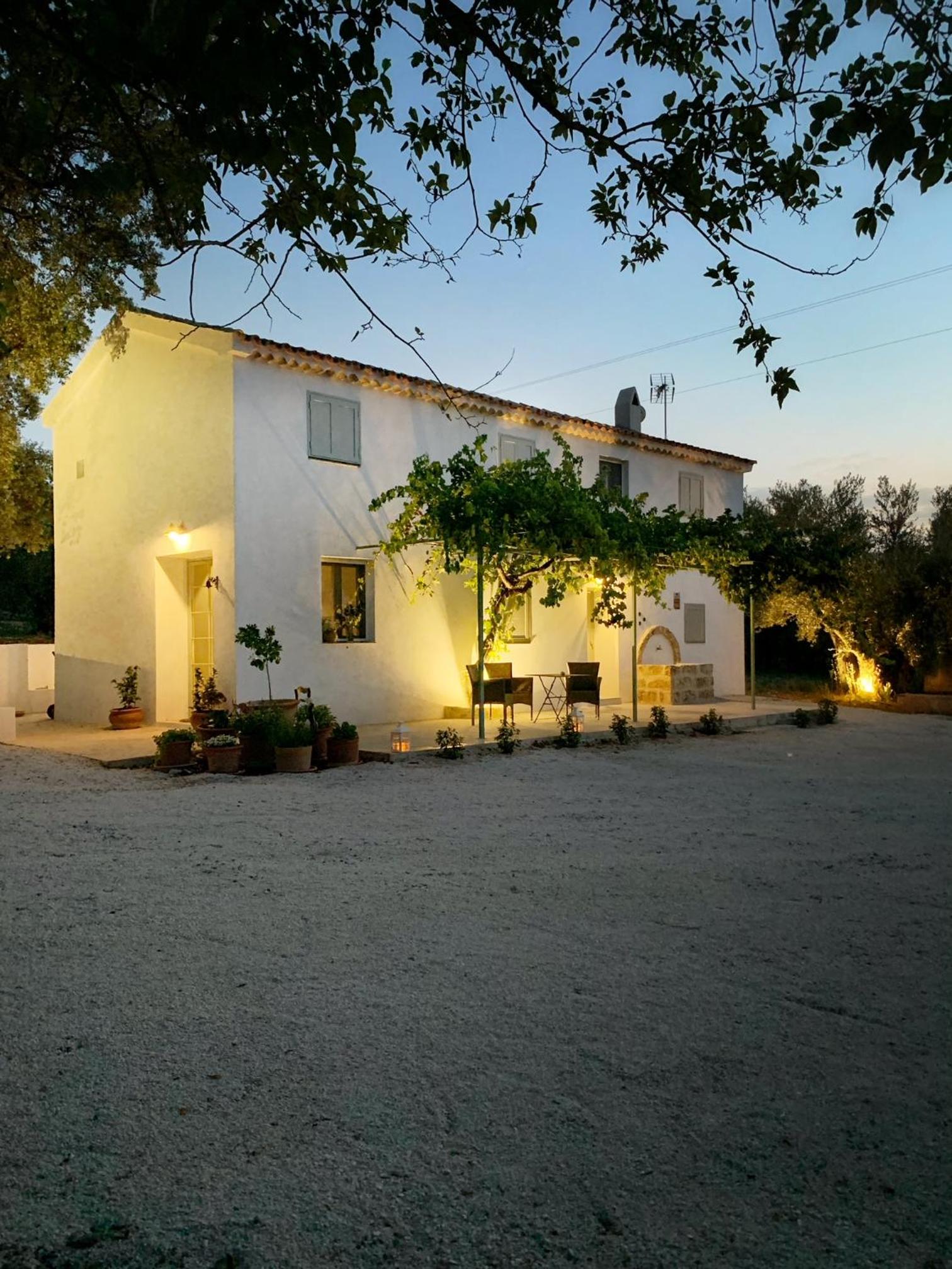 Three-Bedroom House photo 2