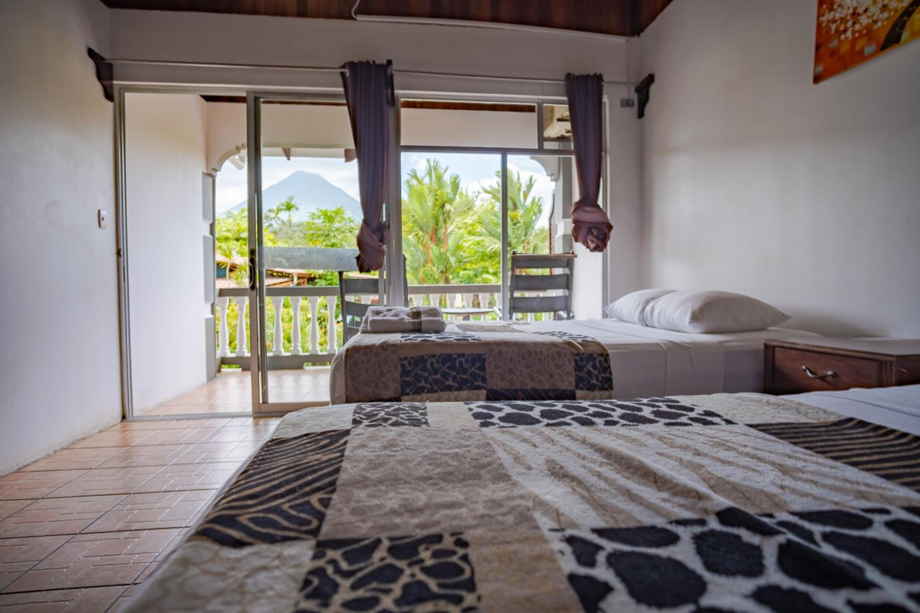 Double Room with Balcony - Photo 1