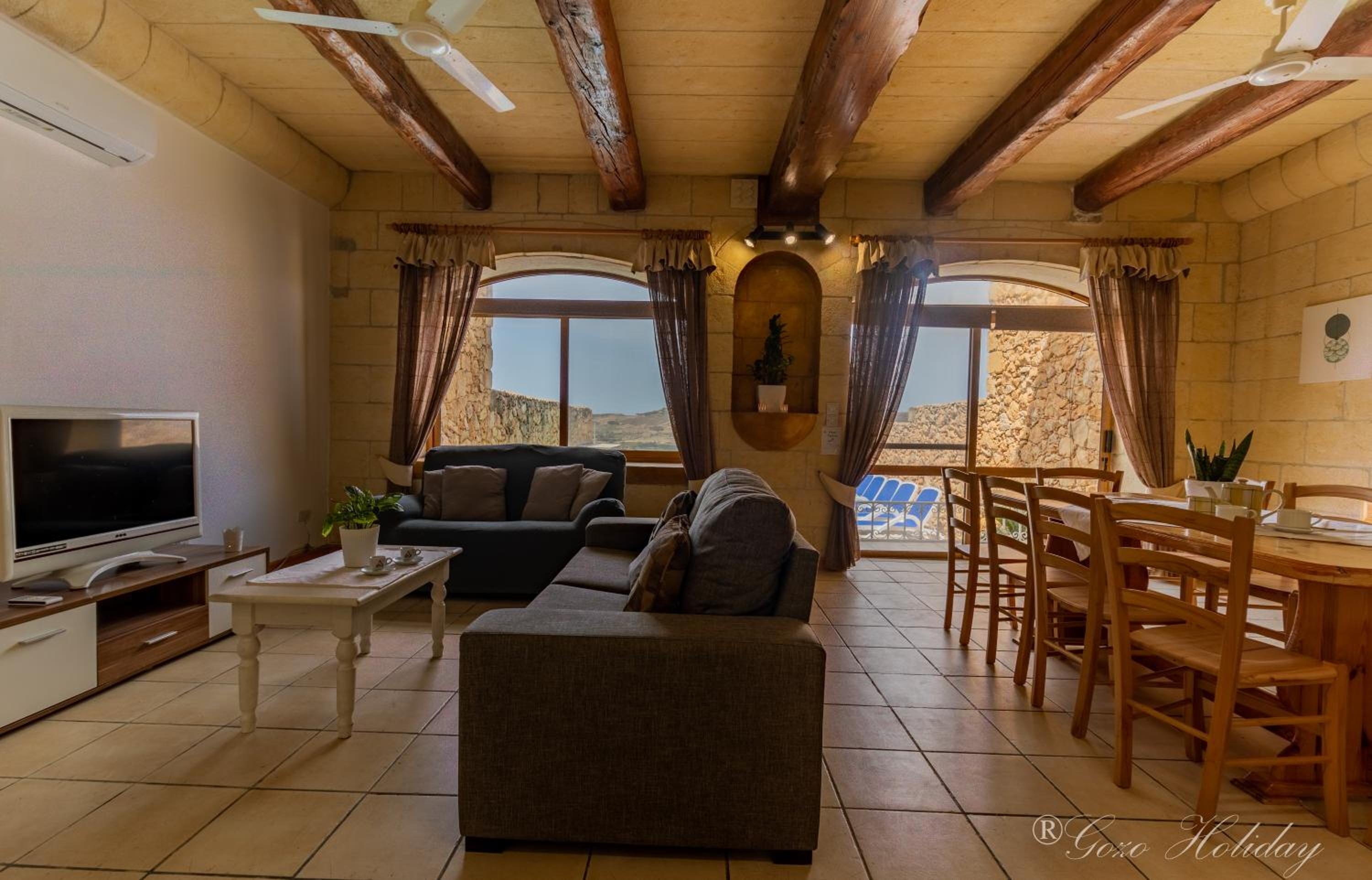 Four-Bedroom House photo 2