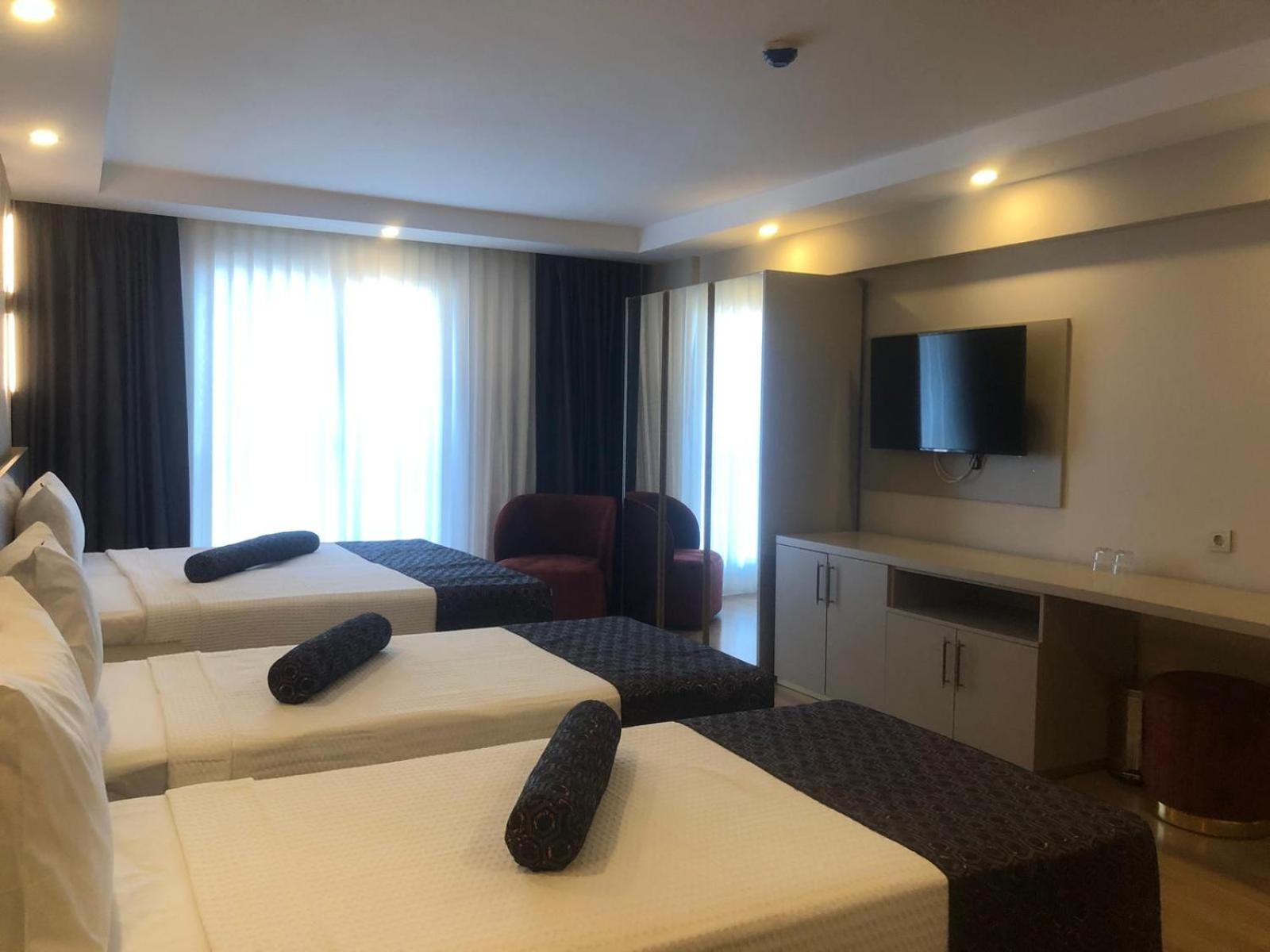 Family Room with Sea View photo 3