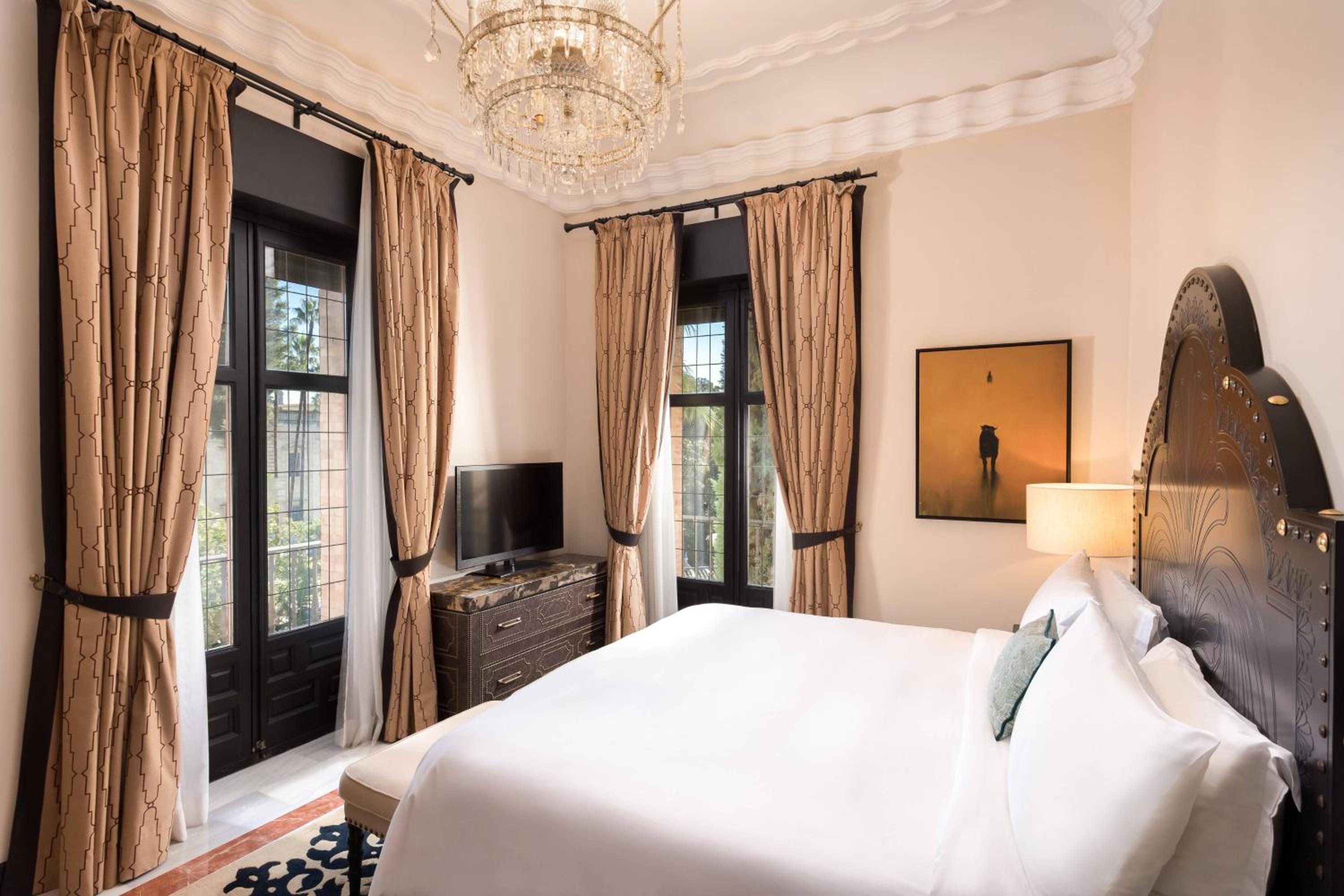 Premium Suite with City View