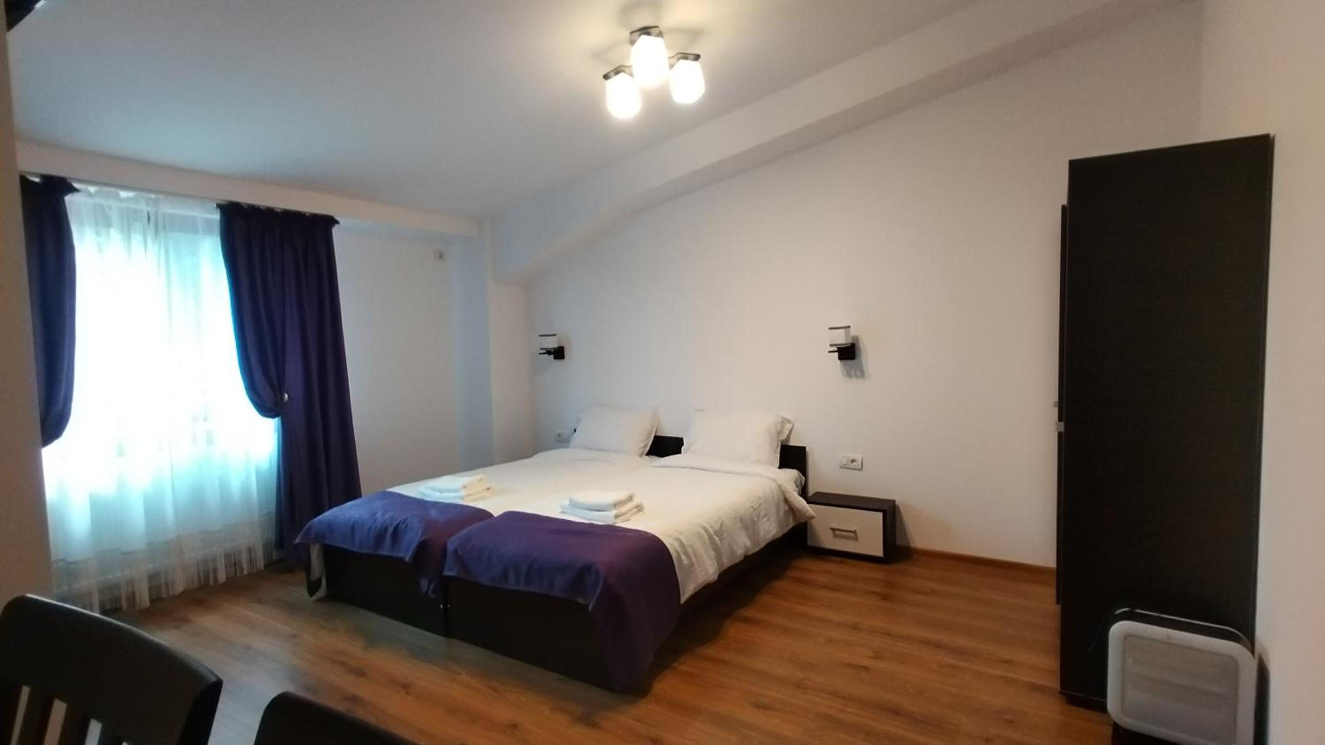 Double Room with Private Bathroom - Photo 1