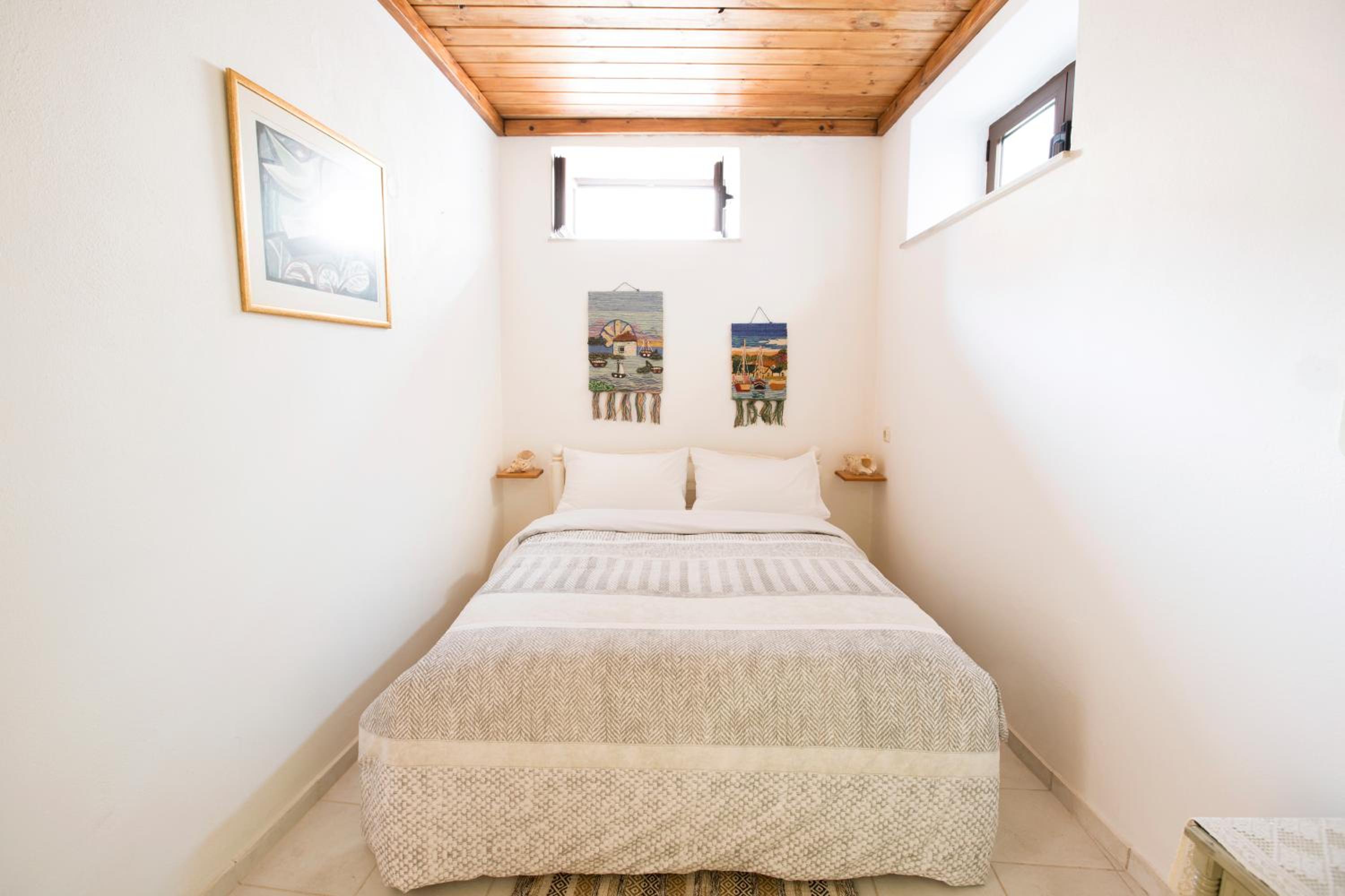 One-Bedroom House photo 1