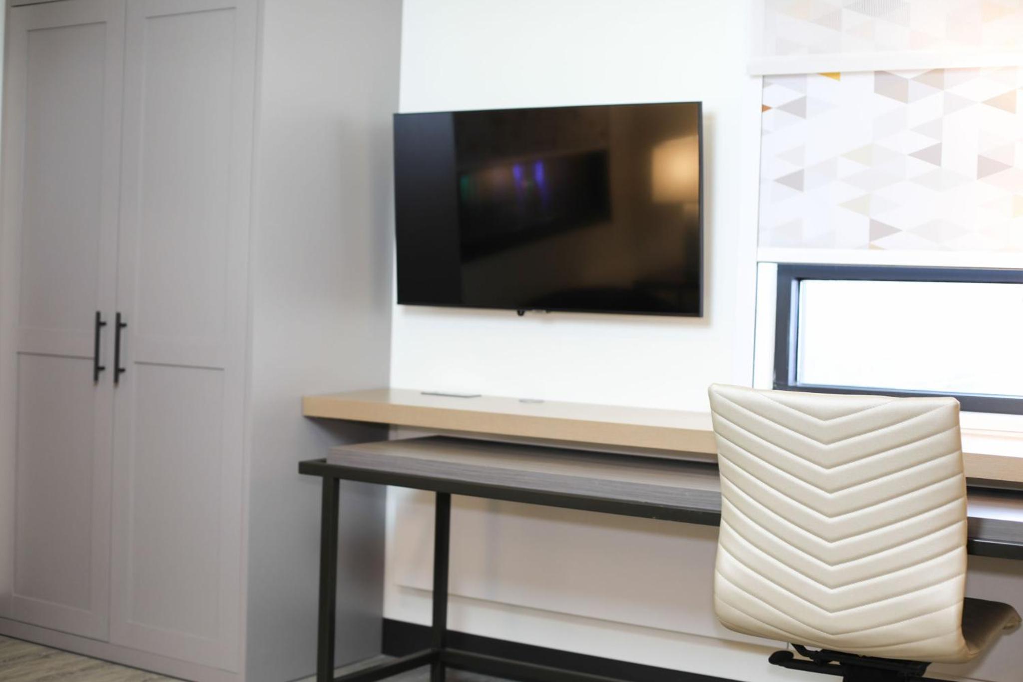 One-Bedroom King Suite
