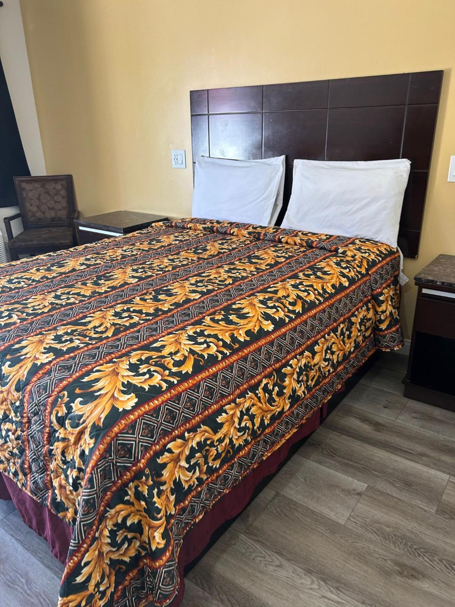 Deluxe Single Room