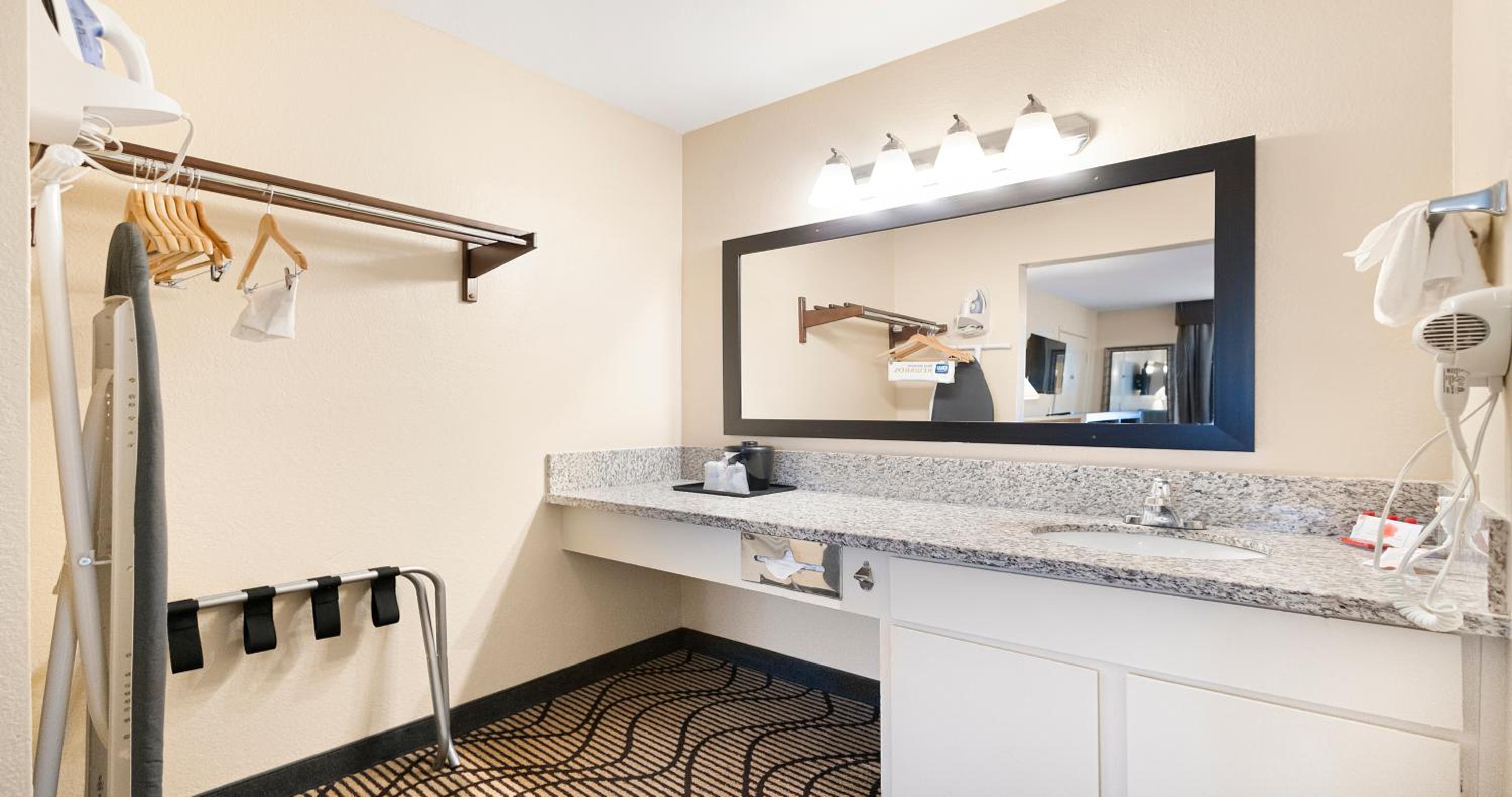 SureStay Plus Hotel by Best Western Sacramento North, Photo 9