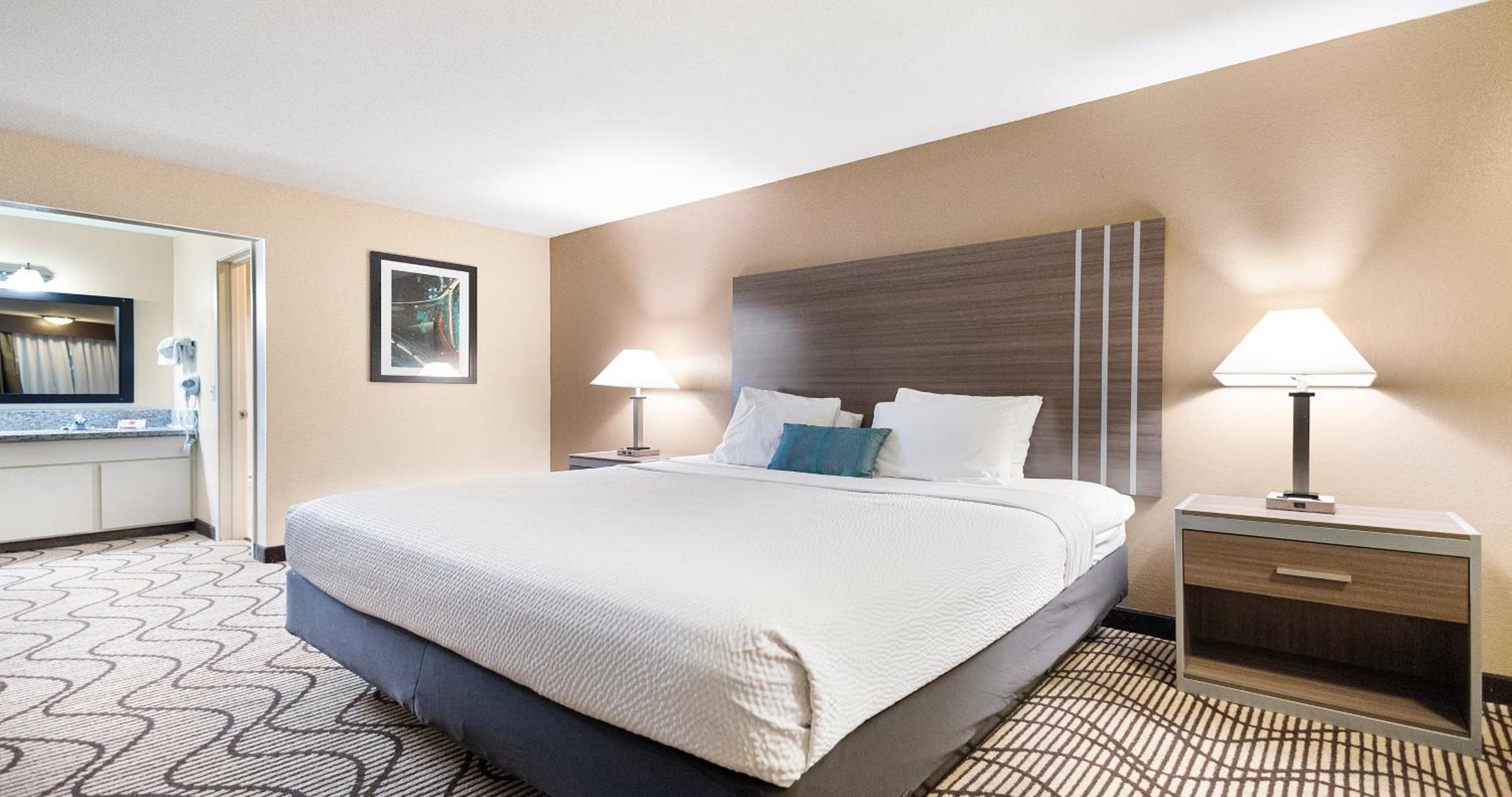 SureStay Plus Hotel by Best Western Sacramento North, Photo 11