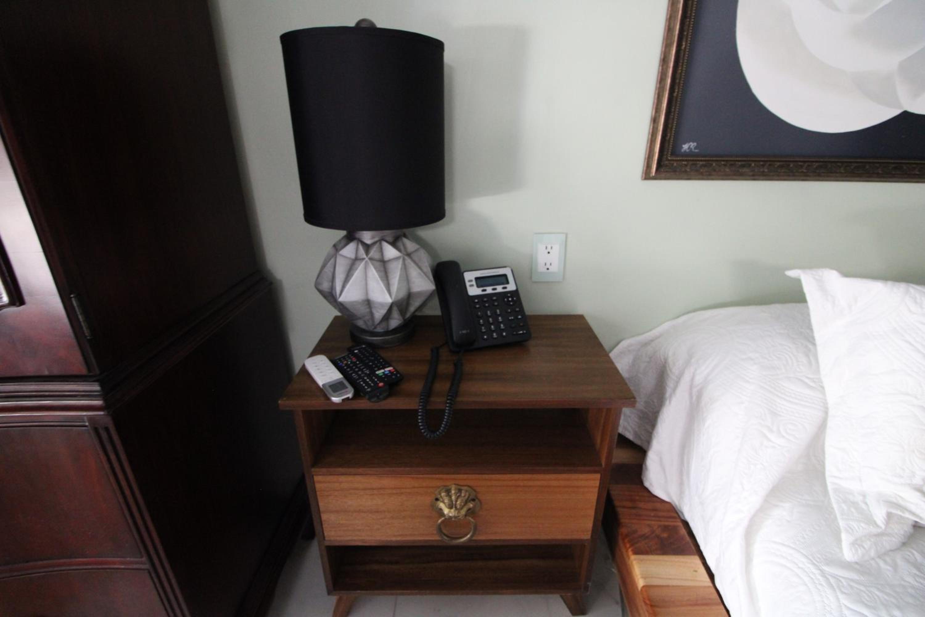 Queen Suite - Photo 7