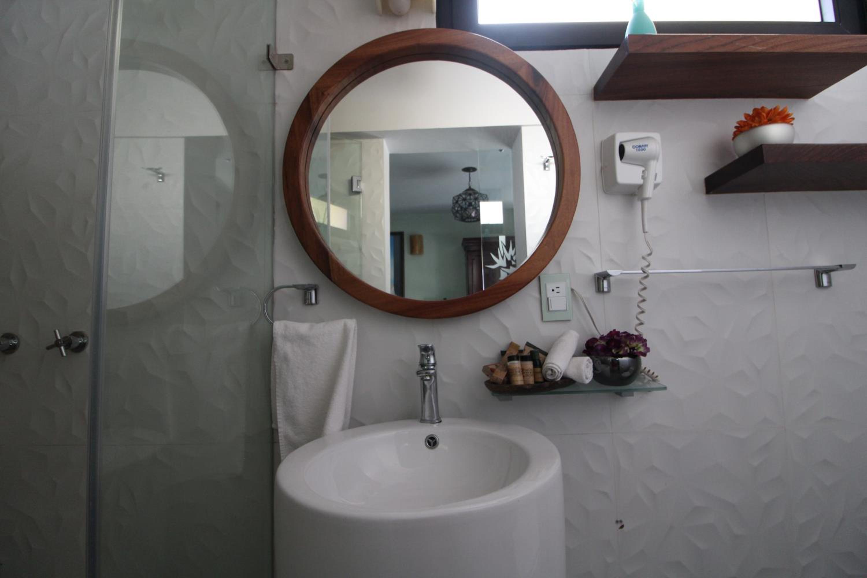 Queen Suite - Photo 5