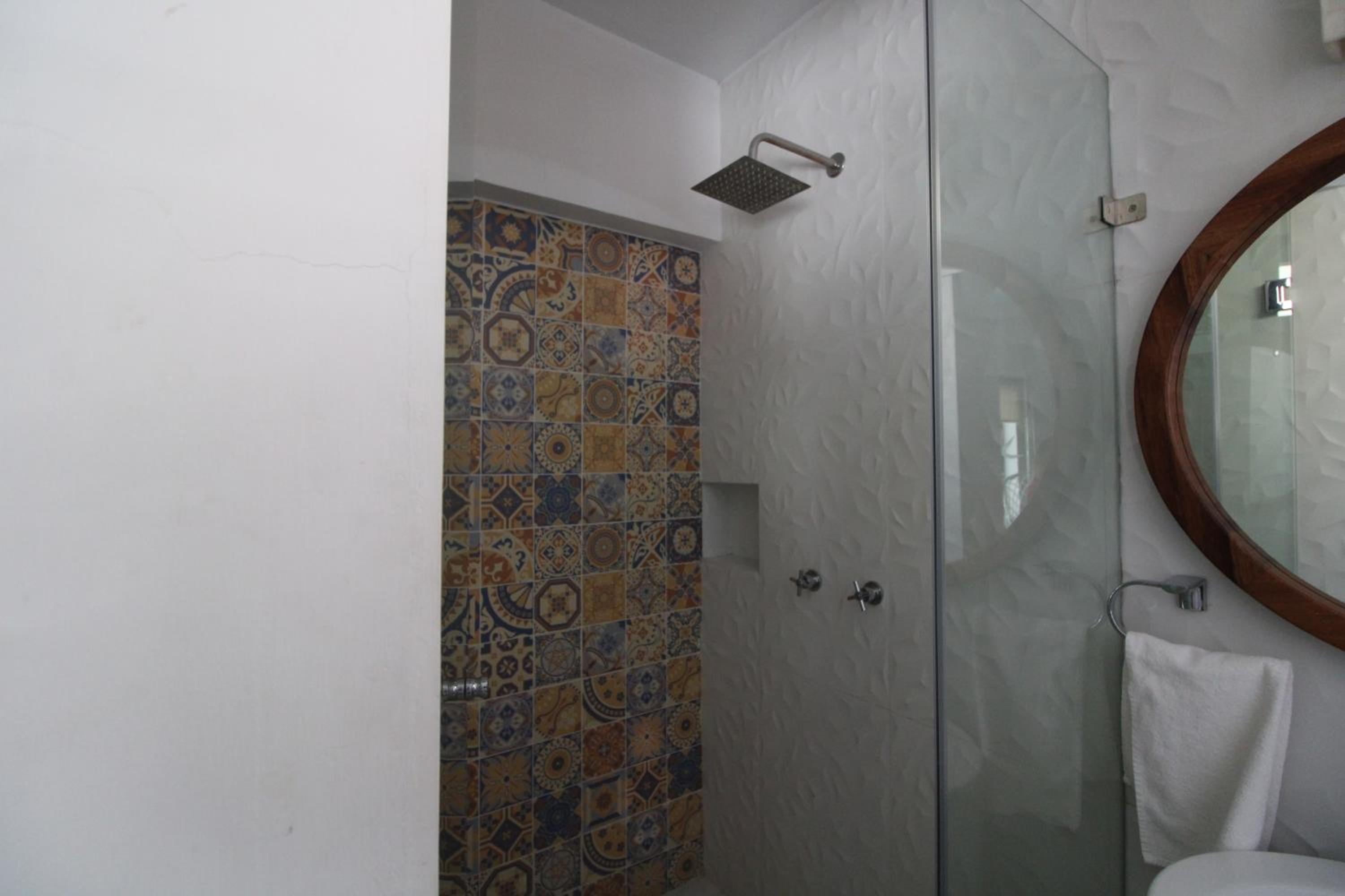 Queen Suite - Photo 3
