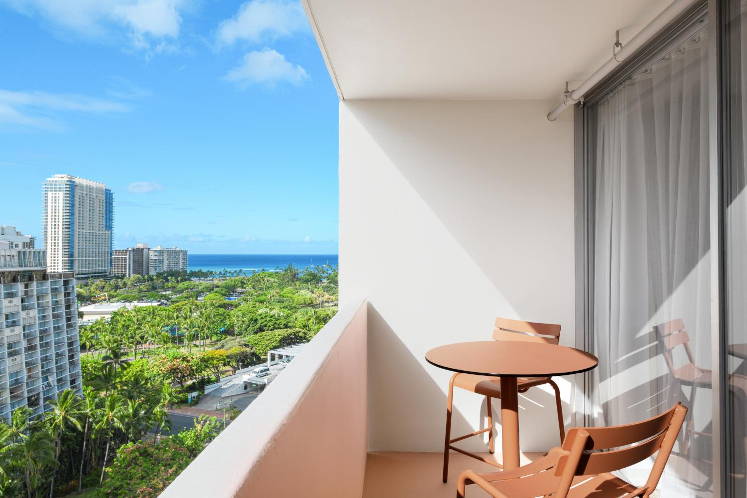 Accessible Partial Ocean View With One King And Roll-In Shower - Photo 3