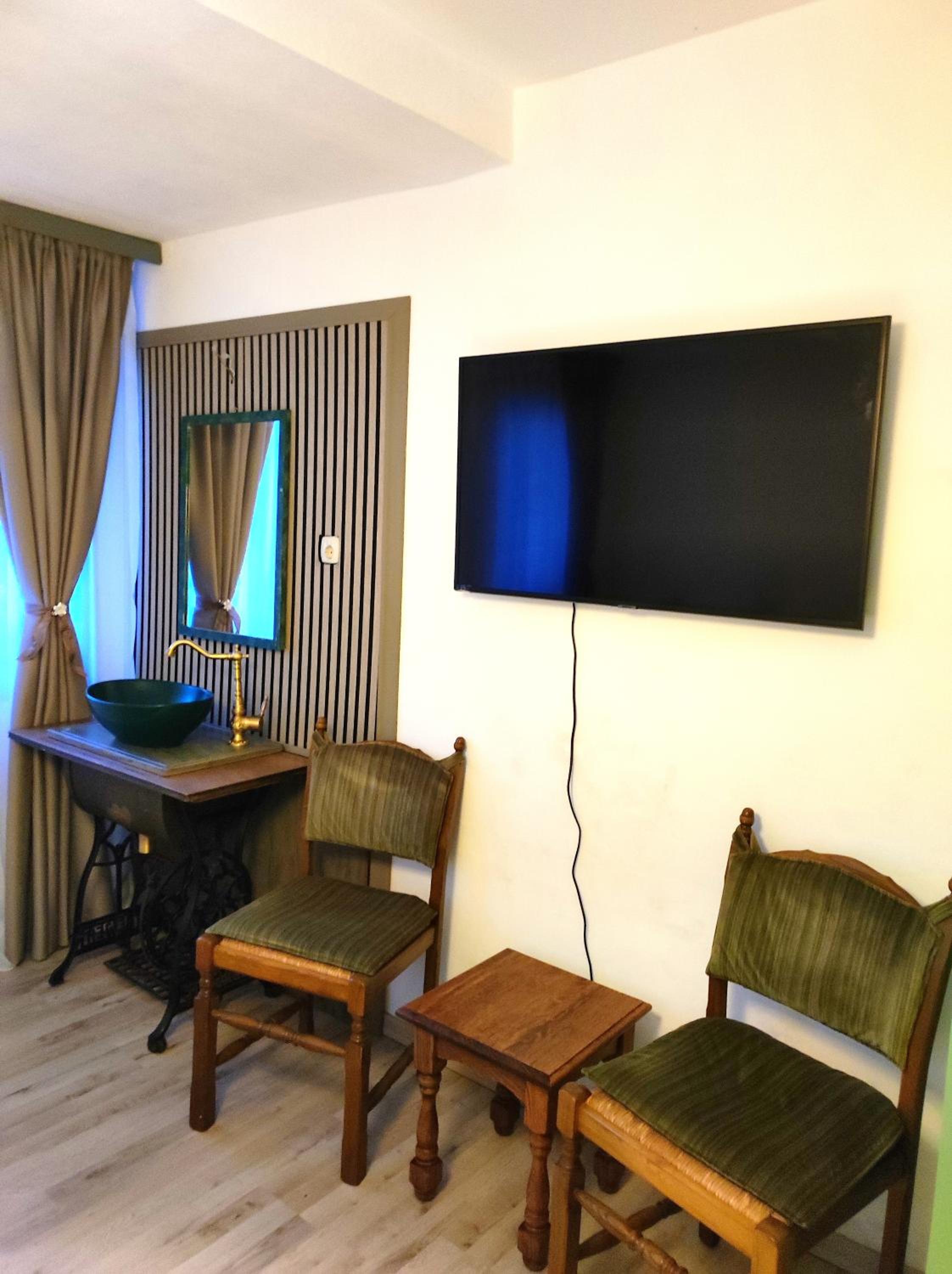Deluxe Double Room photo 2