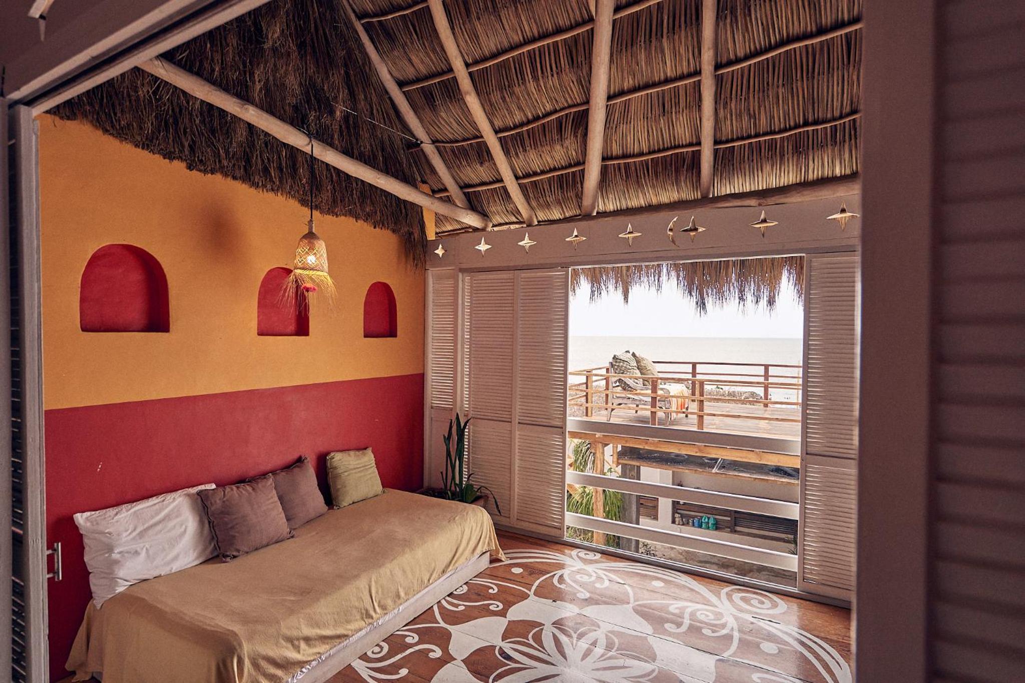 Standard Twin Room with Sea View - Photo 19
