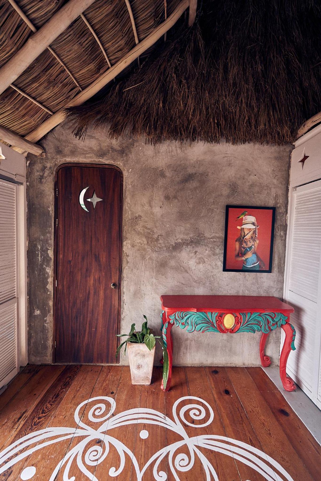 Standard Twin Room with Sea View - Photo 13