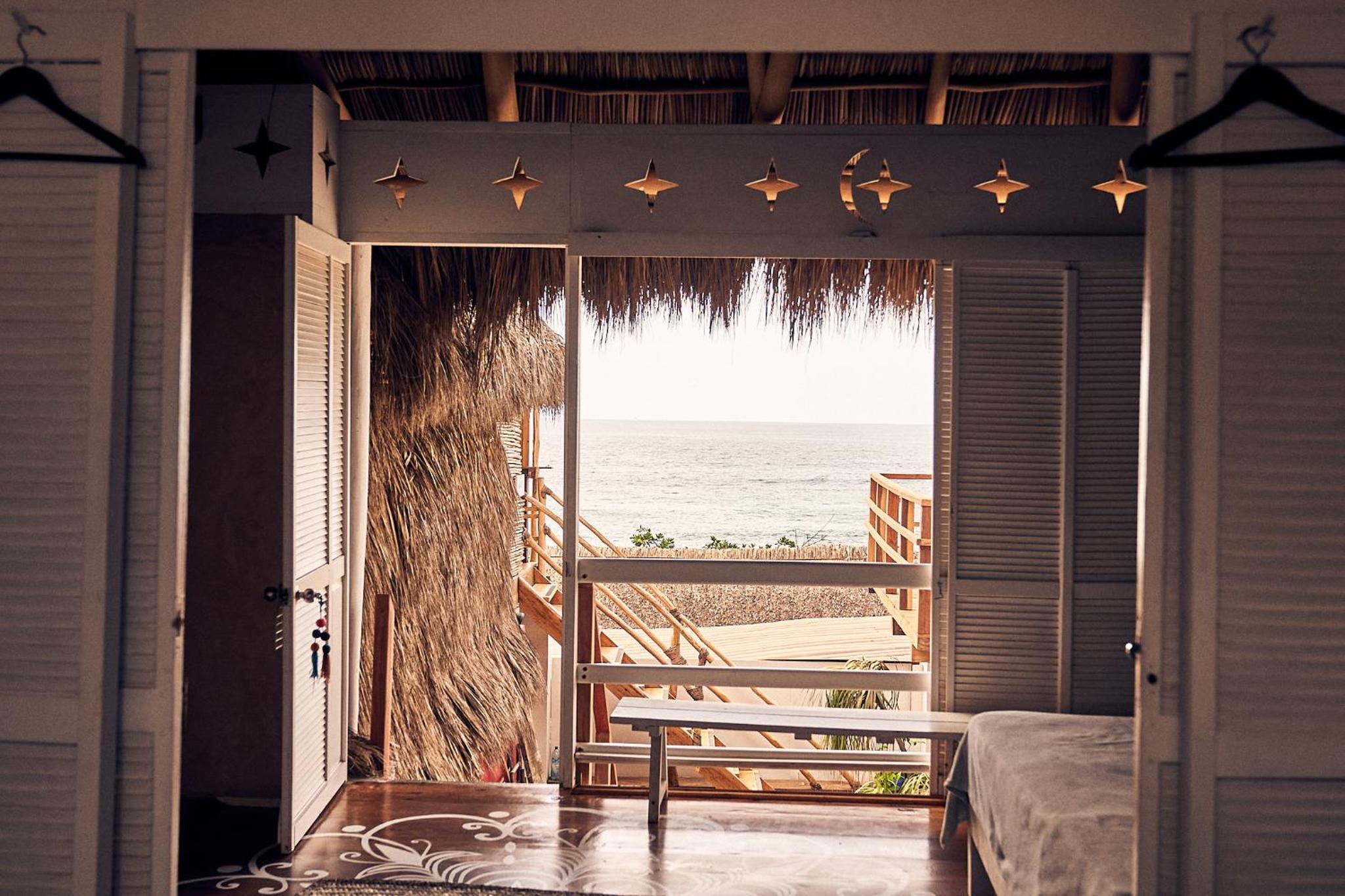 Standard Triple Room with Sea View - Photo 17