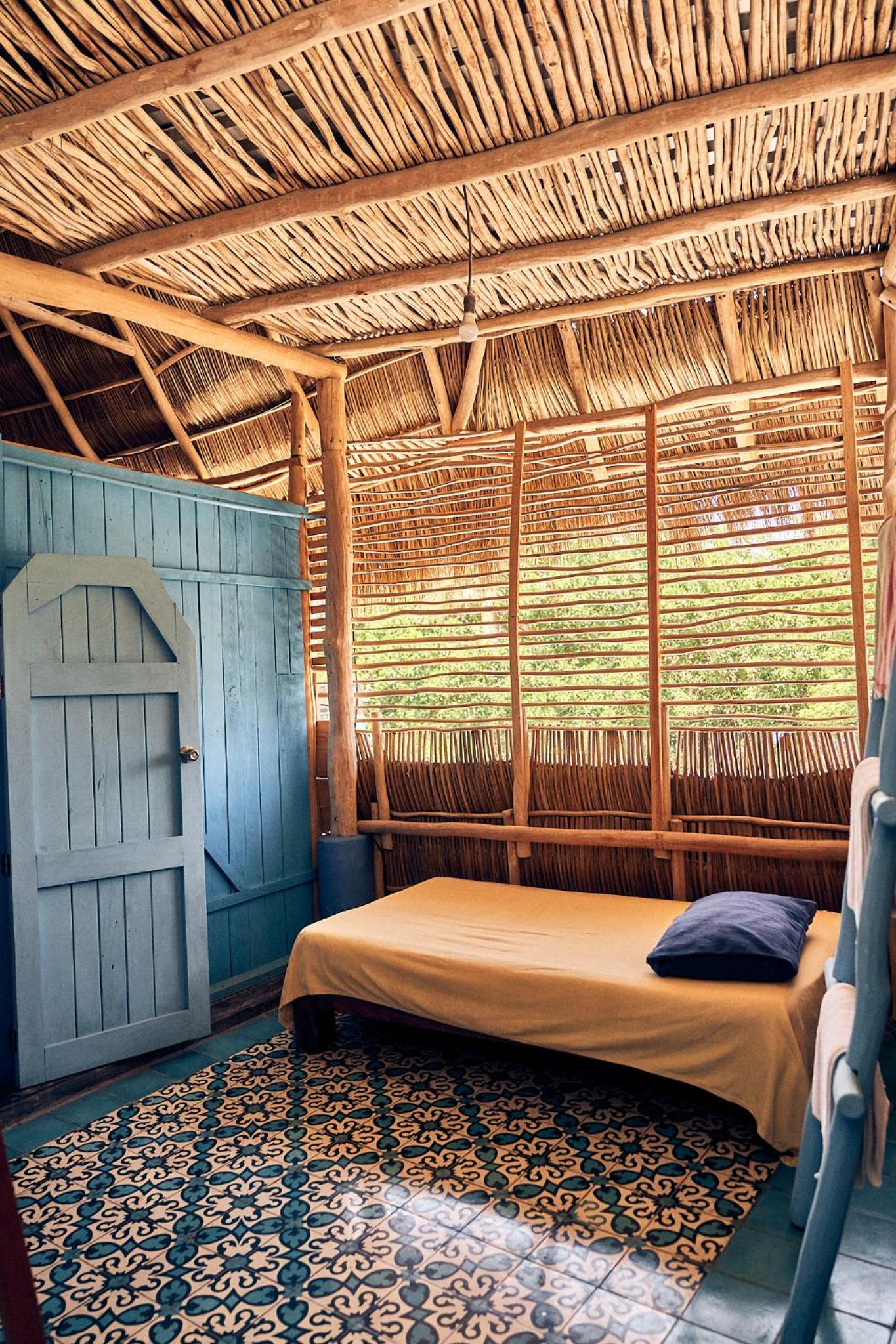 Superior Triple Room with Sea View - Photo 11