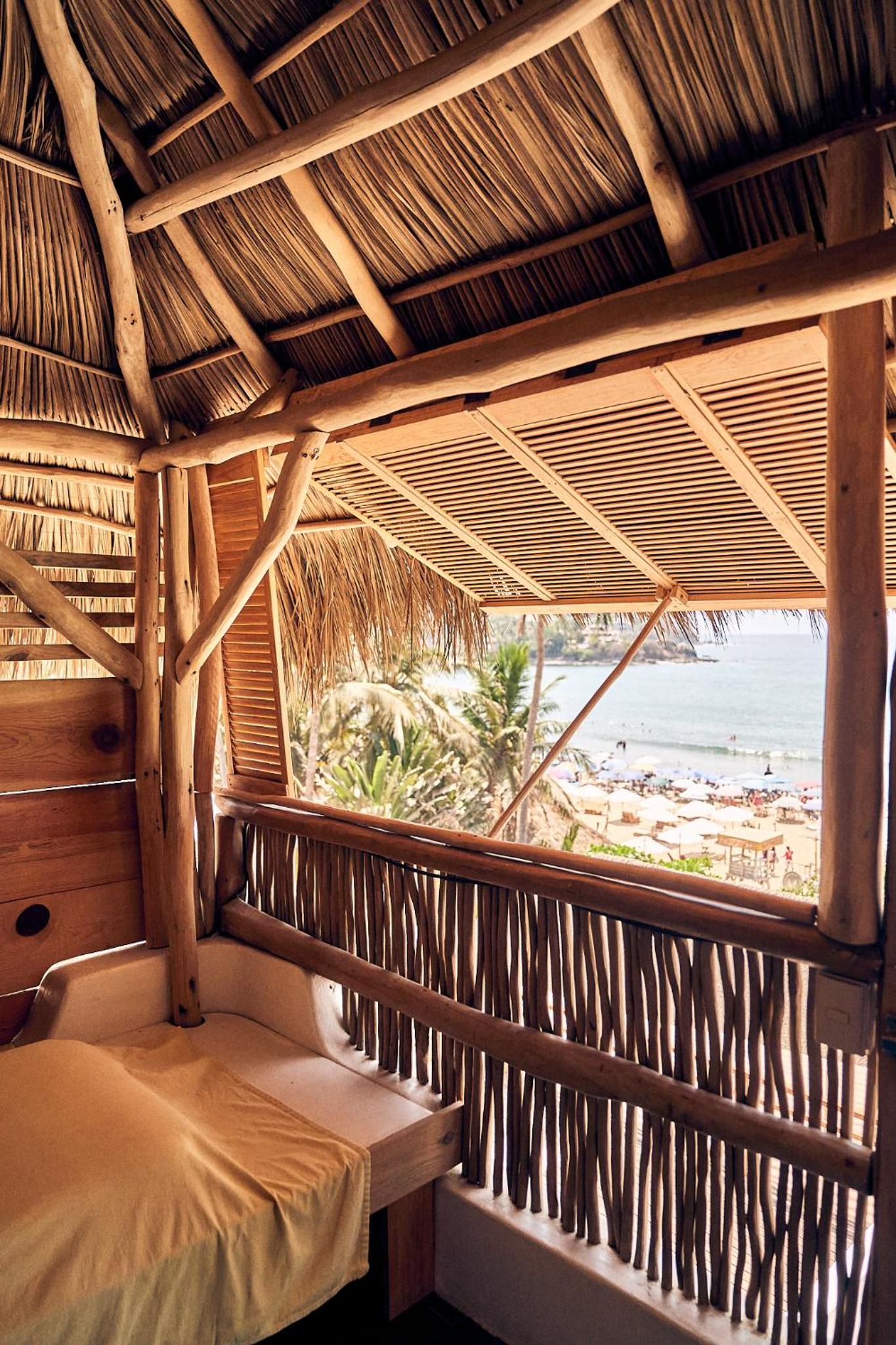 Superior Triple Room with Sea View - Photo 8