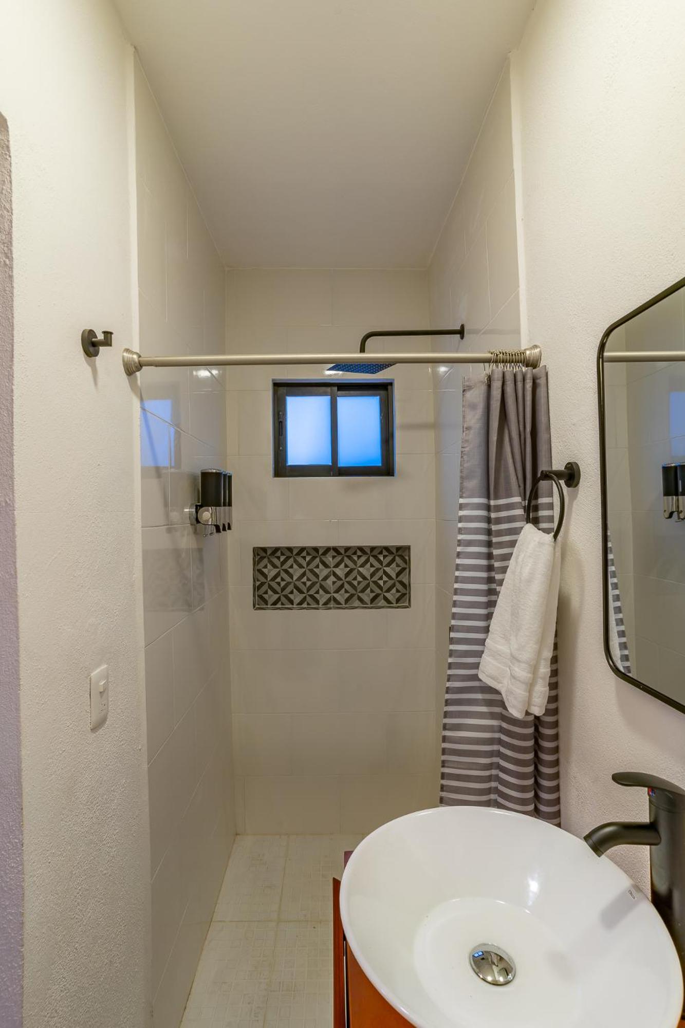 Deluxe Room - Photo 3