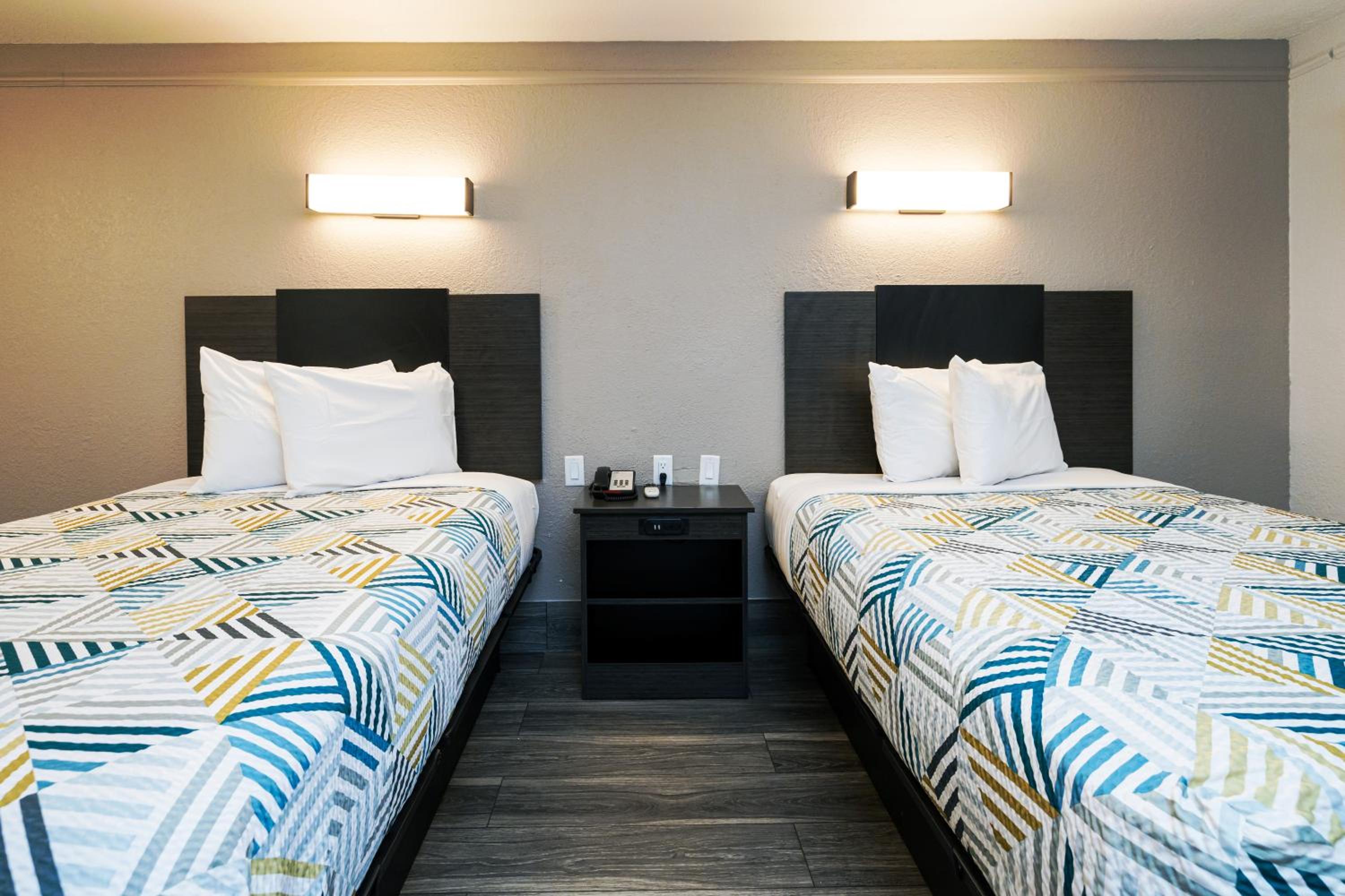 2 Full Beds | Micfridge - Photo 2