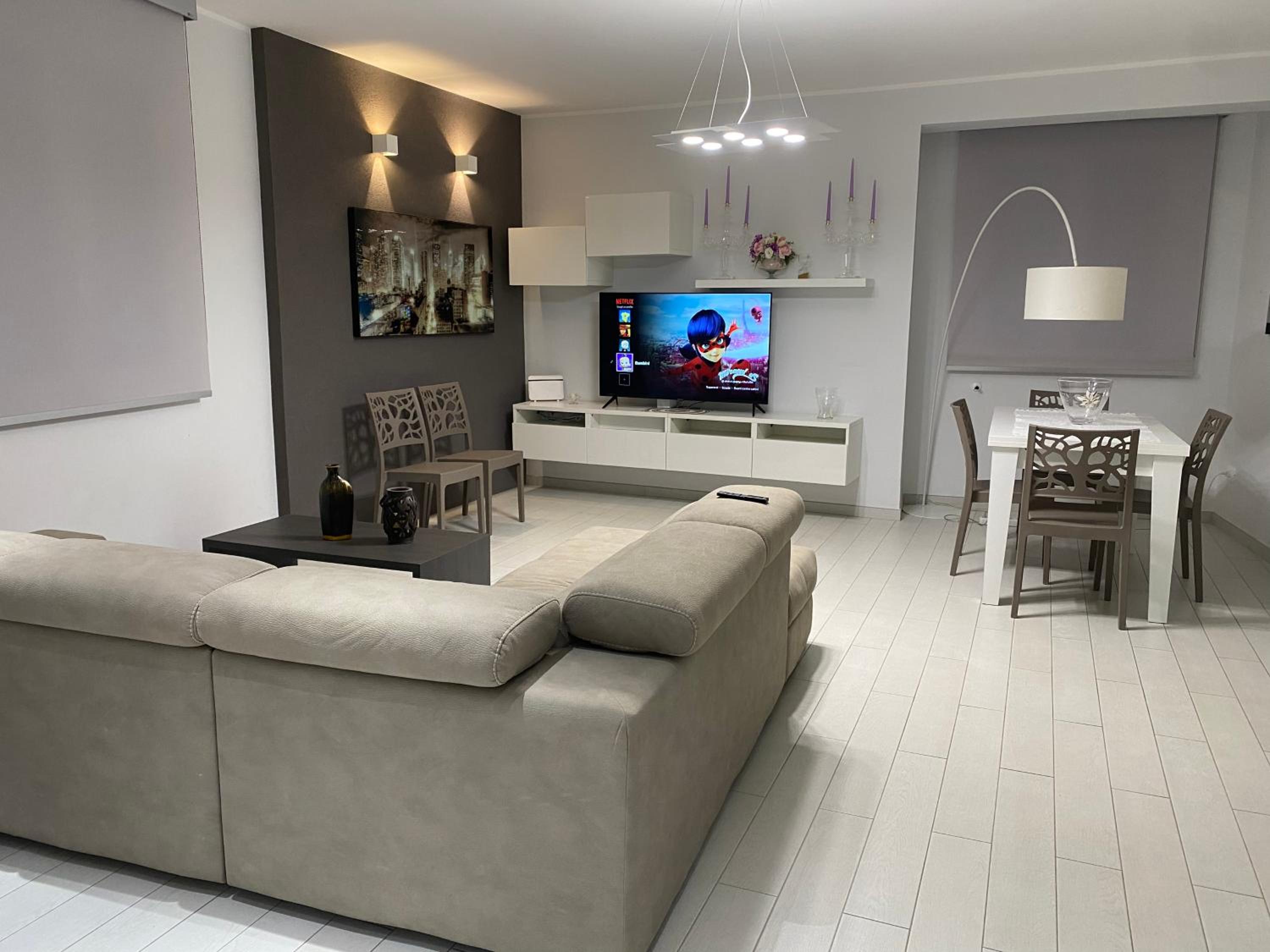 One-Bedroom House photo 1