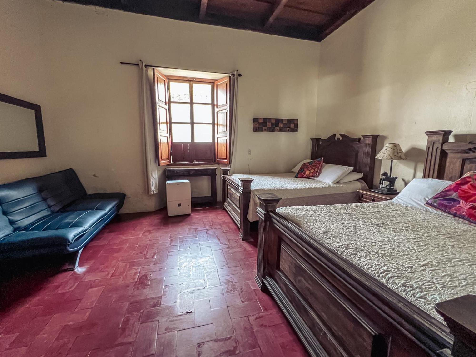 Quadruple Room with Private Bathroom photo 2