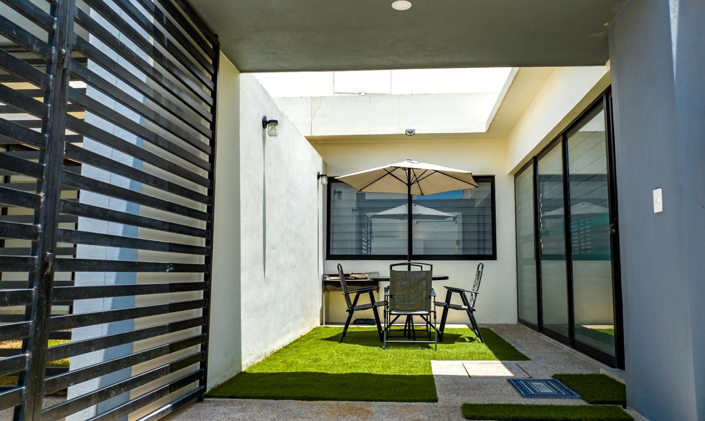 Two-Bedroom House - Photo 18