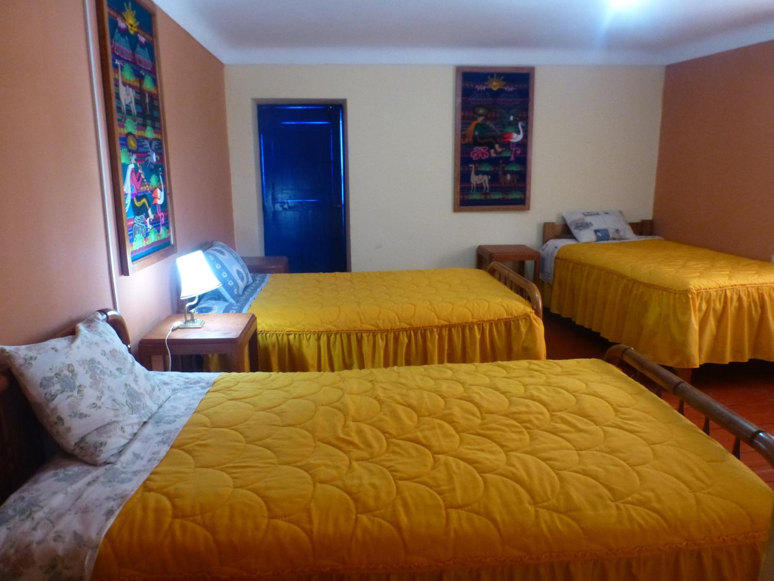 Basic Triple Room With Shared Bathroom photo 1