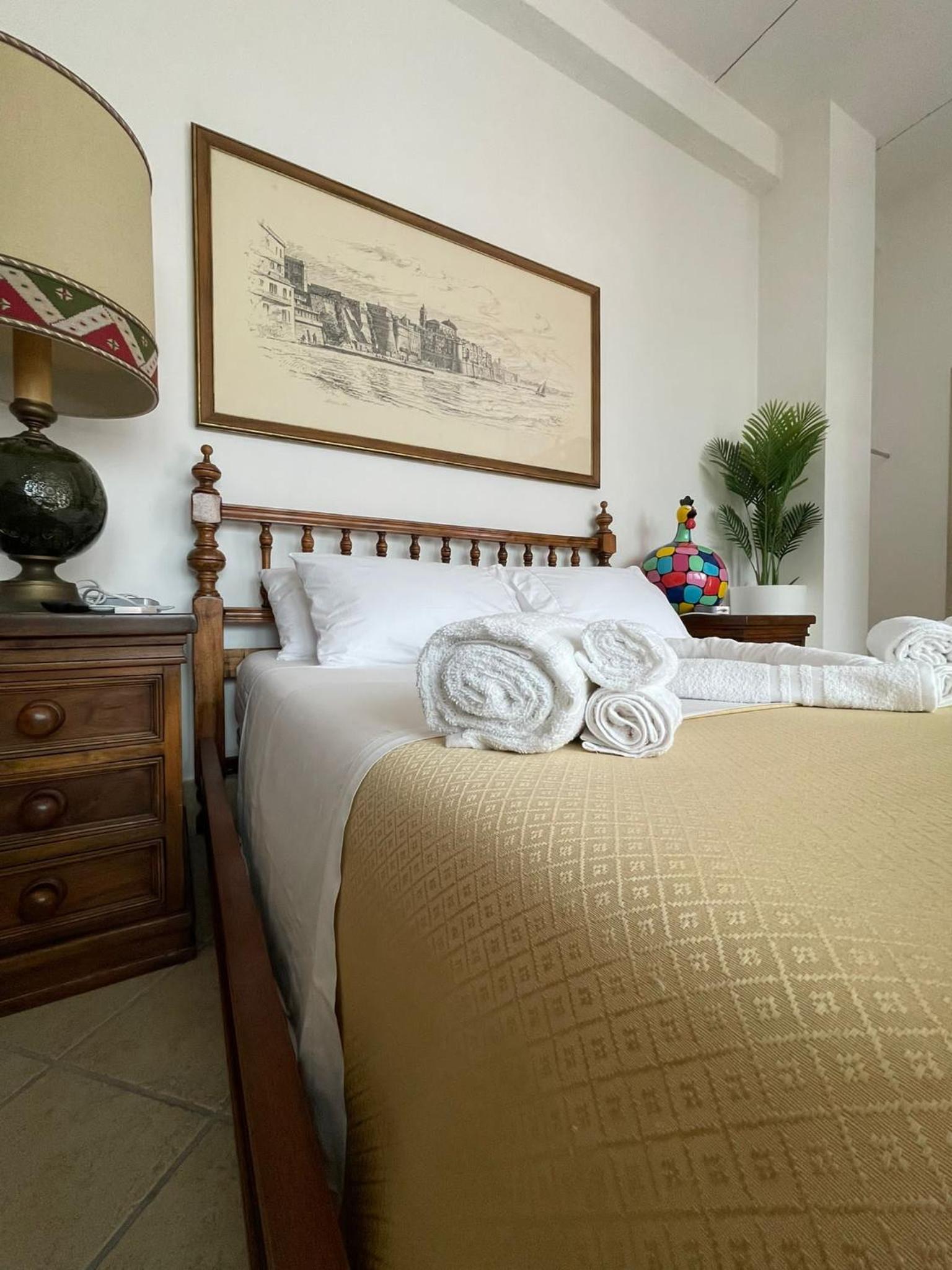 Large Double Room photo 2