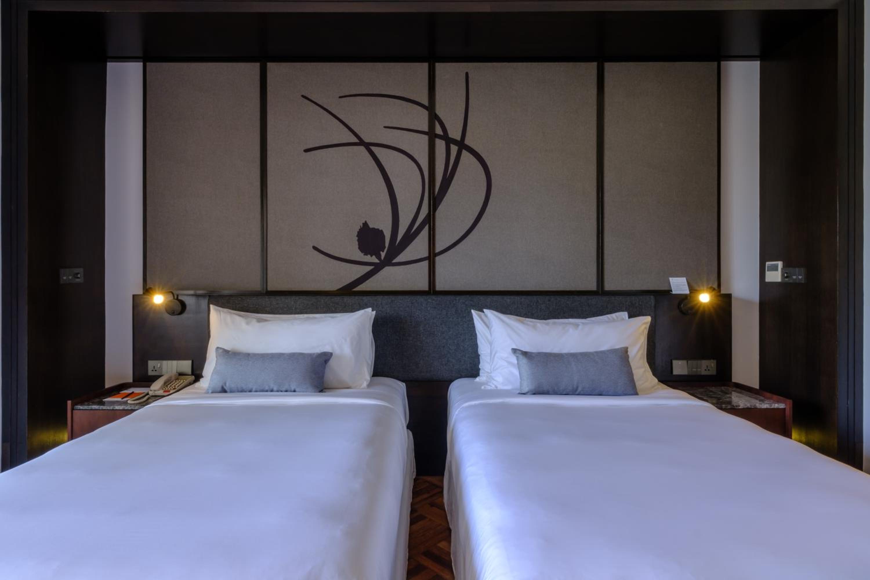 Deluxe Twin Room with Balcony and Sea View - Photo 5