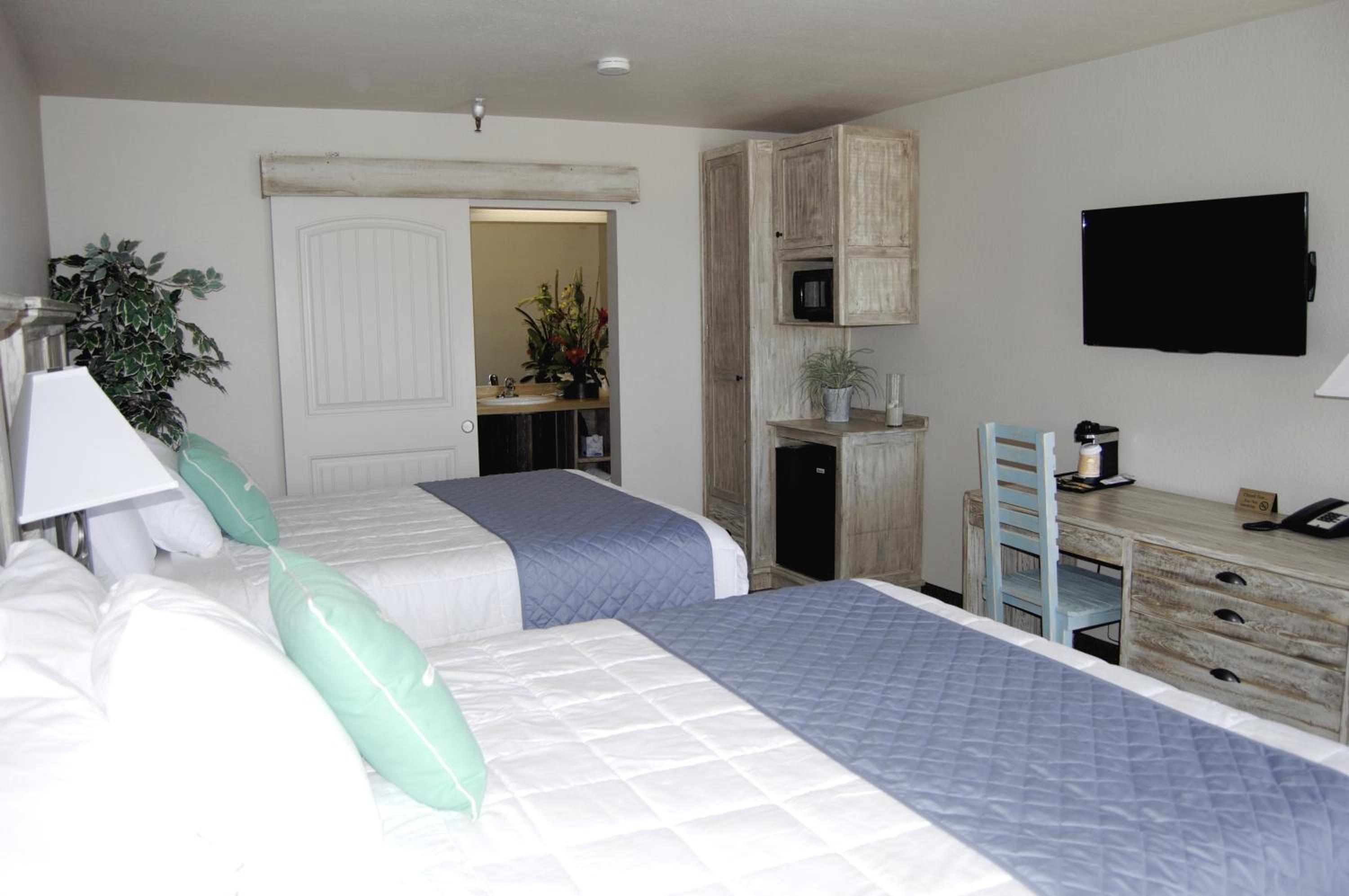 Queen Room Harbor Bridge Side - Photo 10