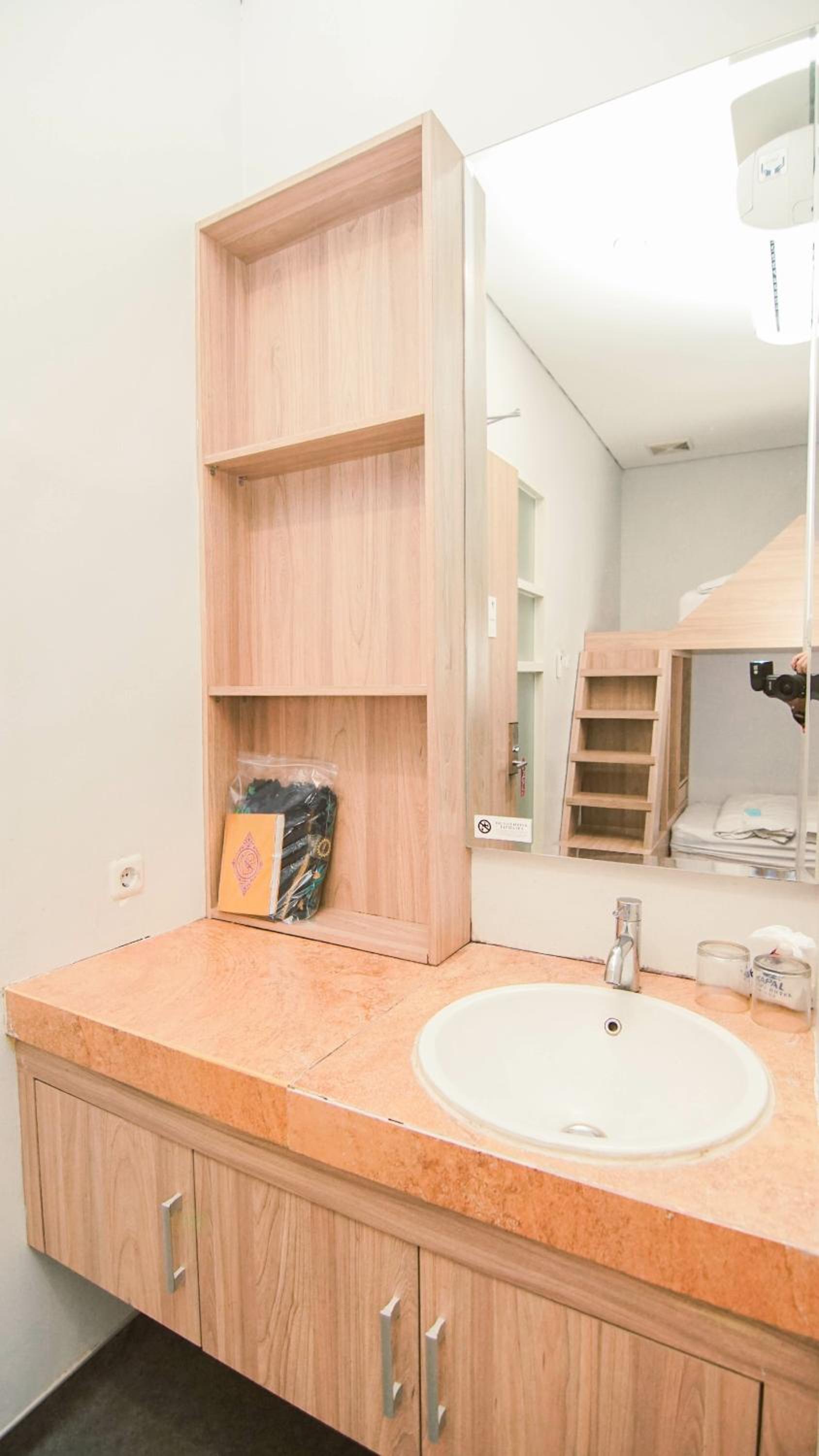 Standard Twin Room - Photo 4